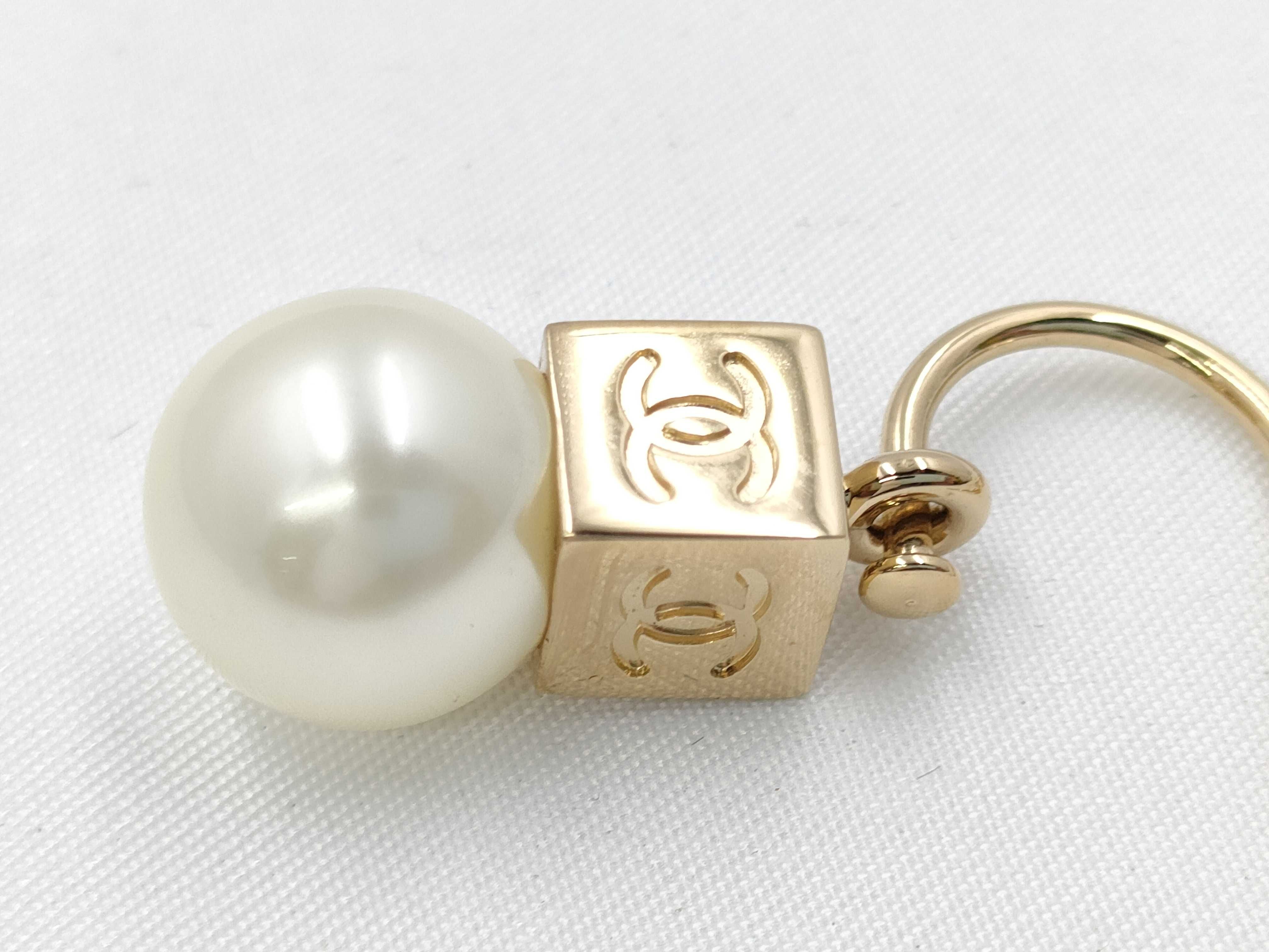 Coco Mark 02A Faux Pearl Coco Cube Earrings — view 6