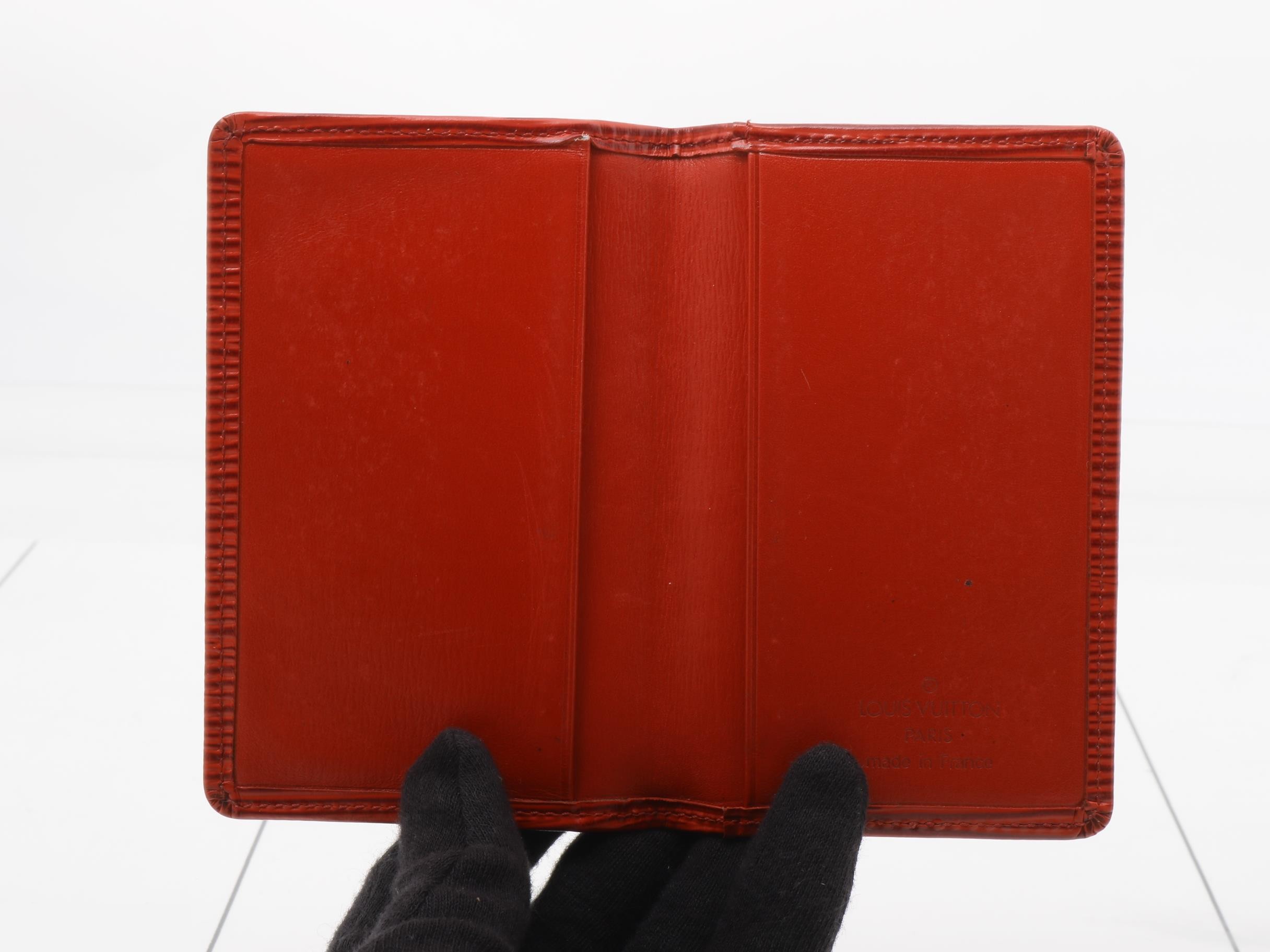 Epi leather pass case, red — view 4