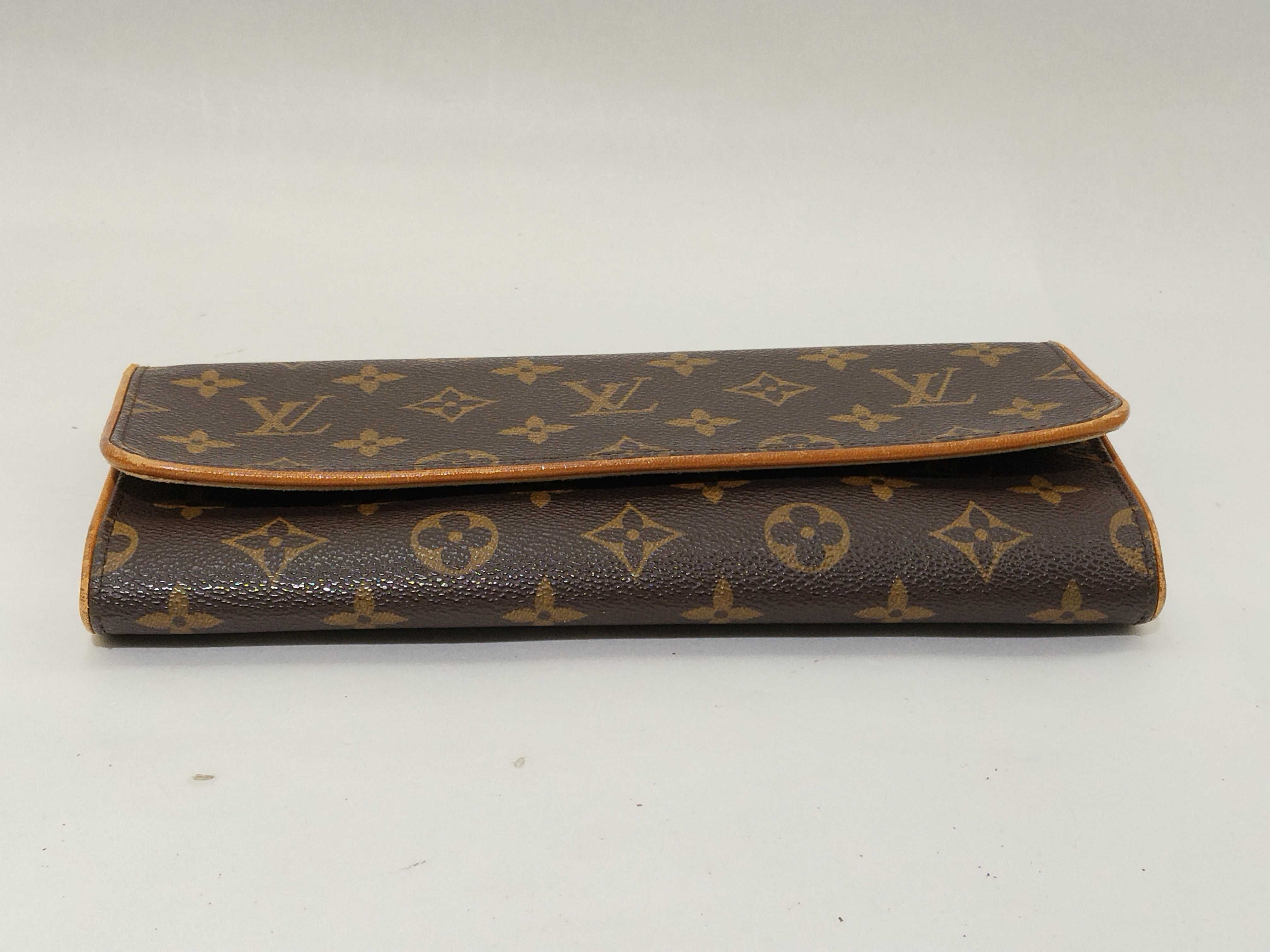 Monogram — view 3