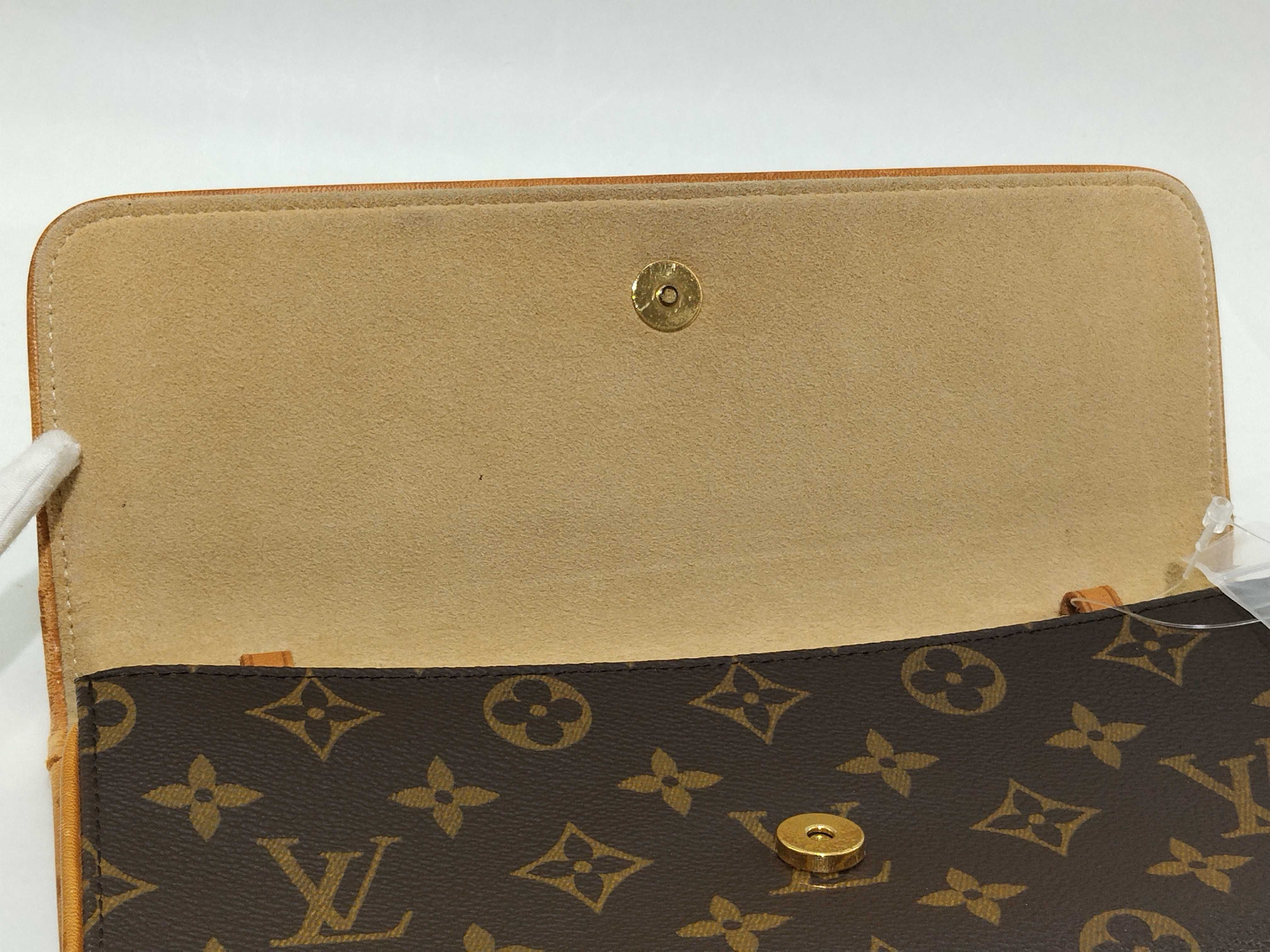 Monogram — view 9