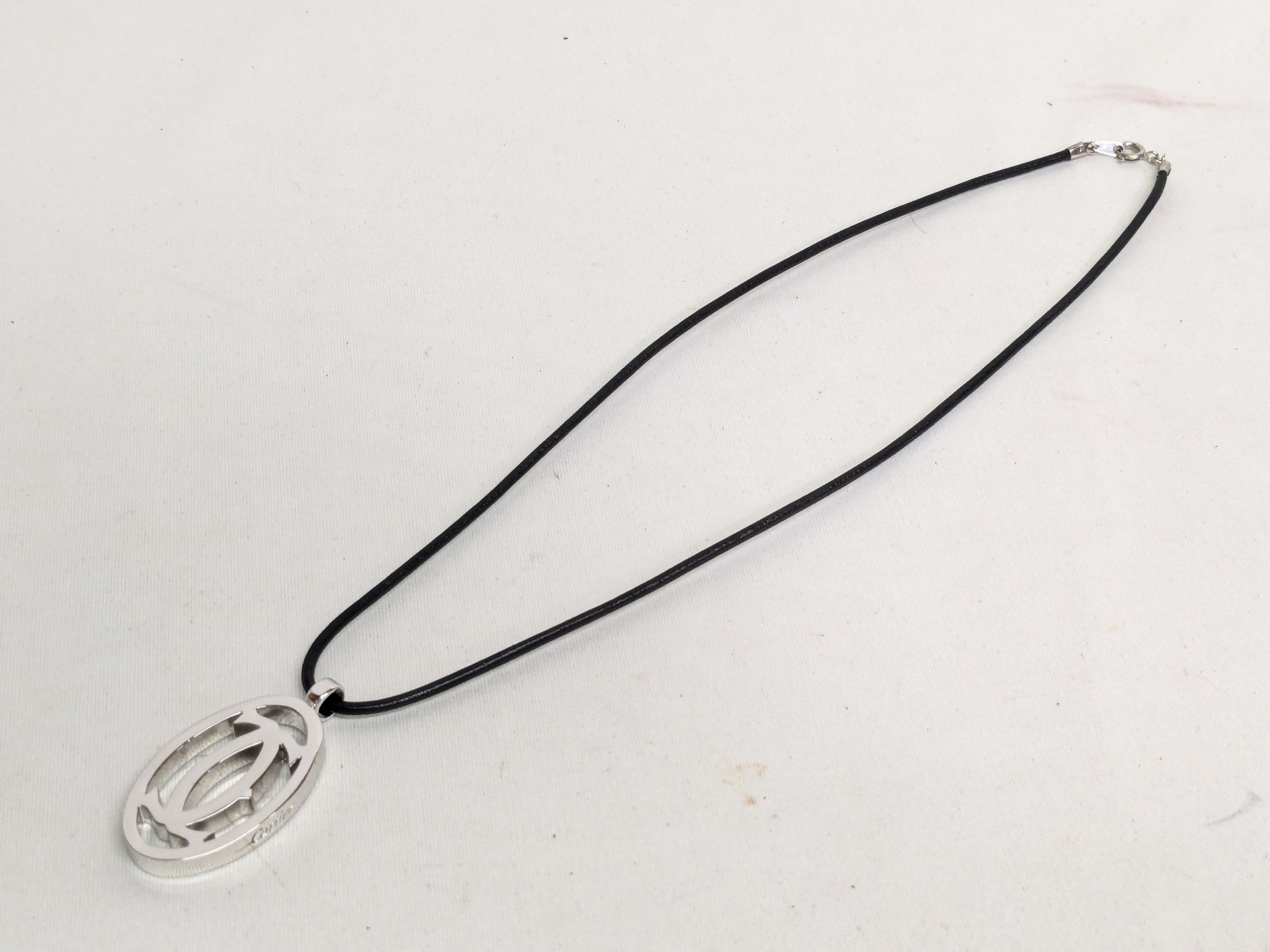 pendant top — view 3