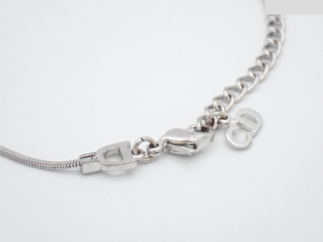 Other items in the line: Precious metal bracelets and bangles (metal), total length approximately 23 cm. — view 3
