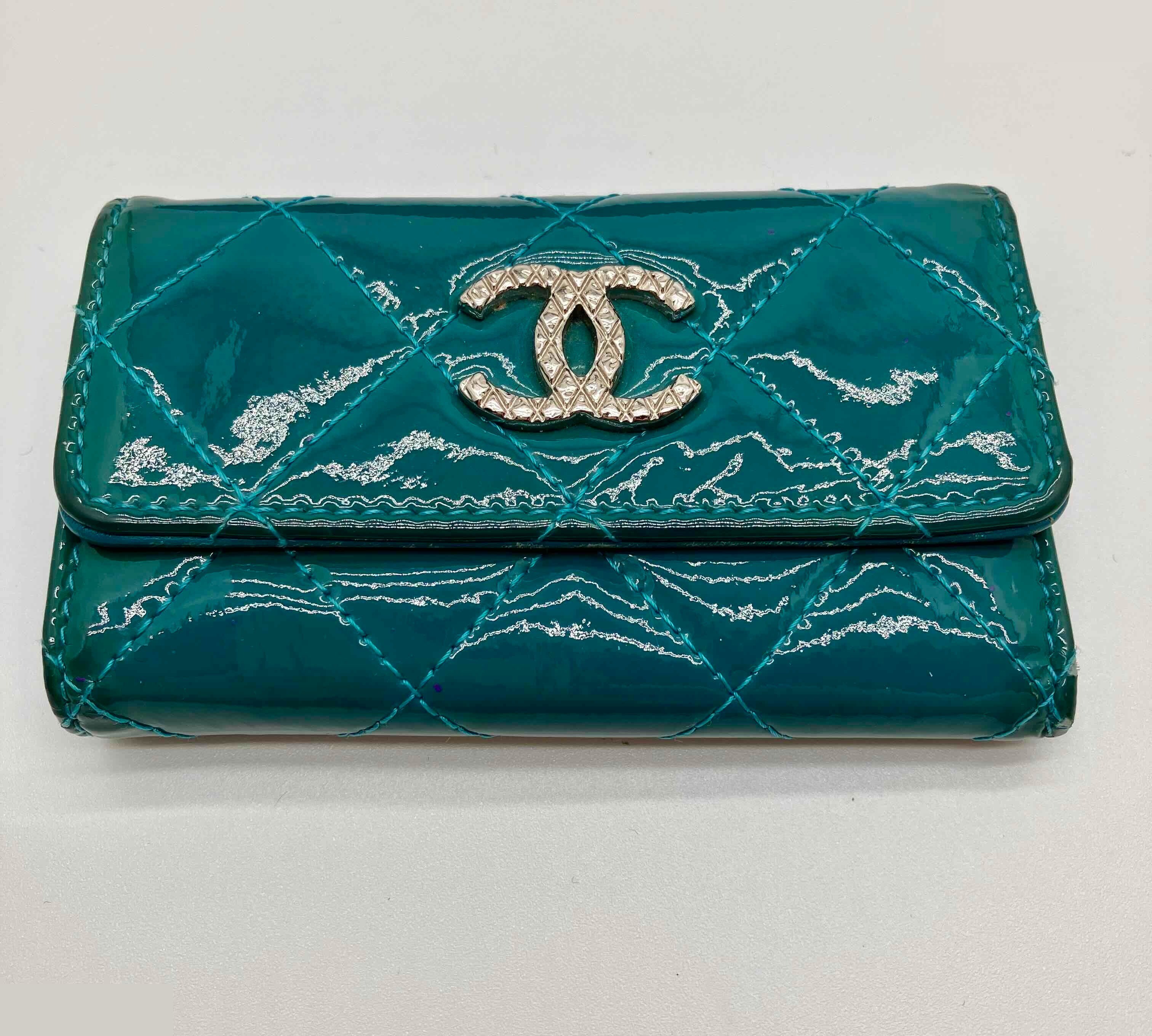 Matelassé (bag) and key case — view 2