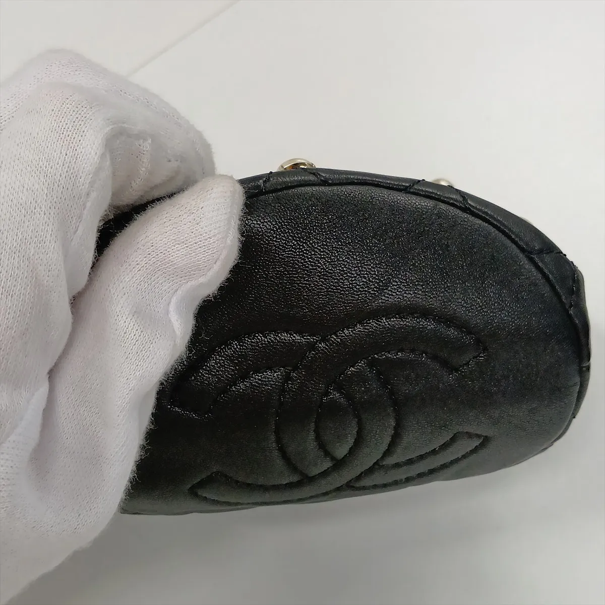 Matelassé Lambskin Chain Shoulder Bag, Pearl Black with Gold Hardware, 31129872, Serial Number 31 — view 9