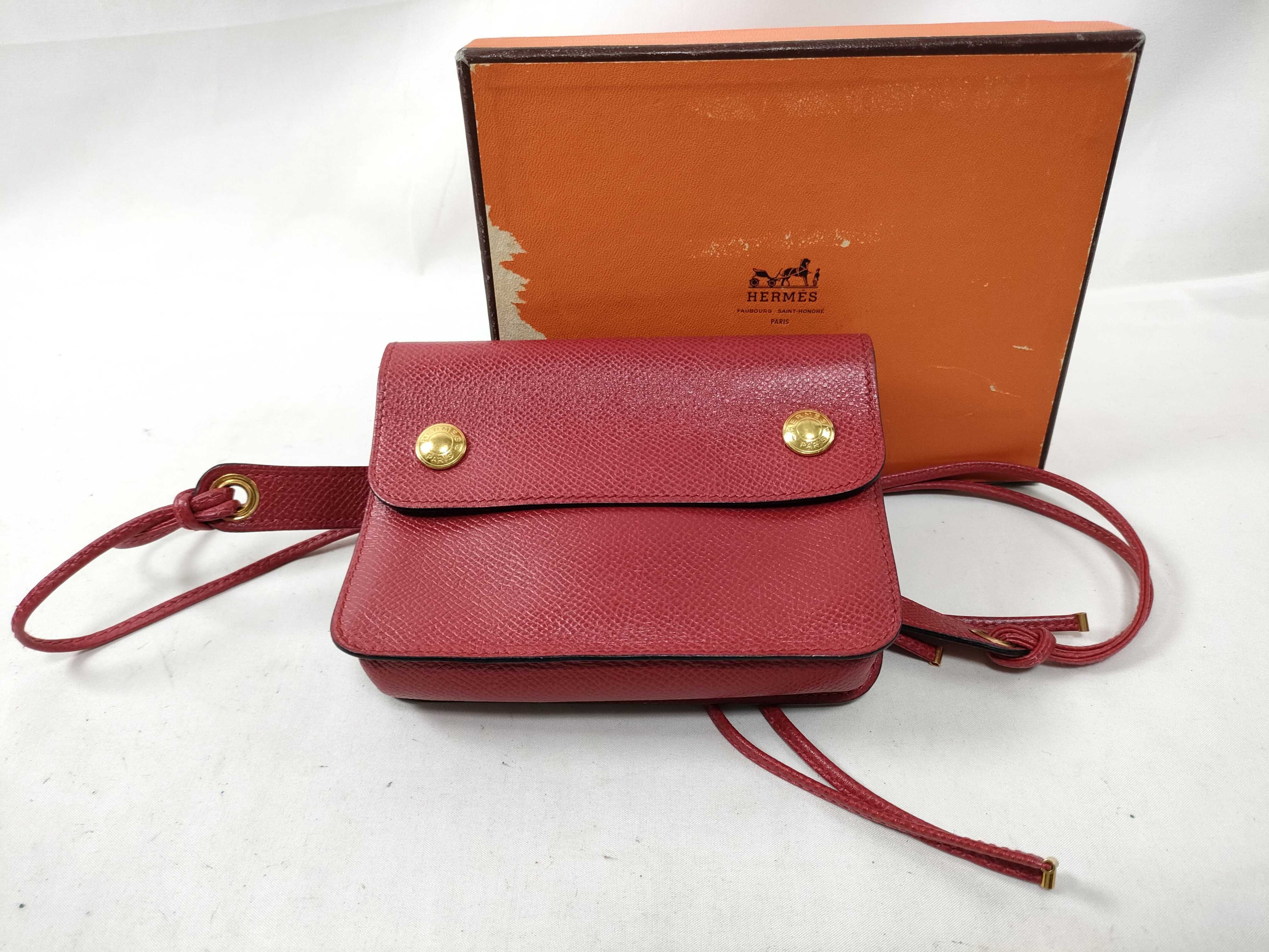 Pochette Green Courchevel Leather Red Gold Hardware T: 1990 Waist Bag