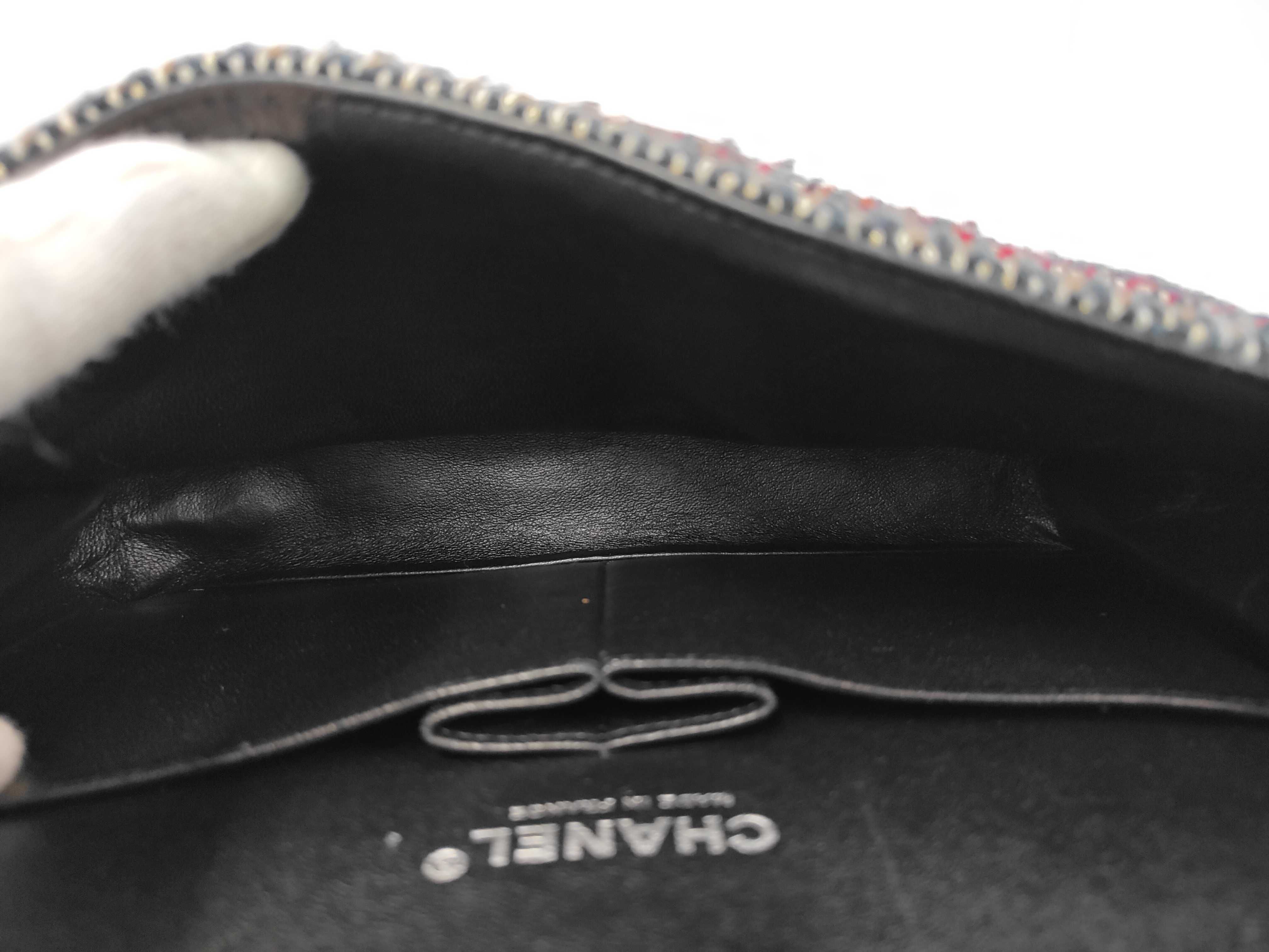 Matelassé Tweed Shoulder Bag — view 10