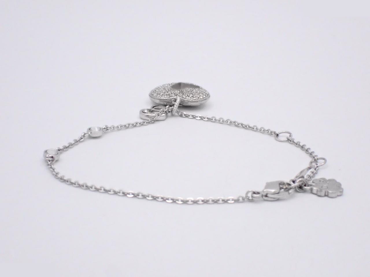 Other items: Precious metal bracelets and bangles (metal), wrist circumference approximately 20cm. — view 2