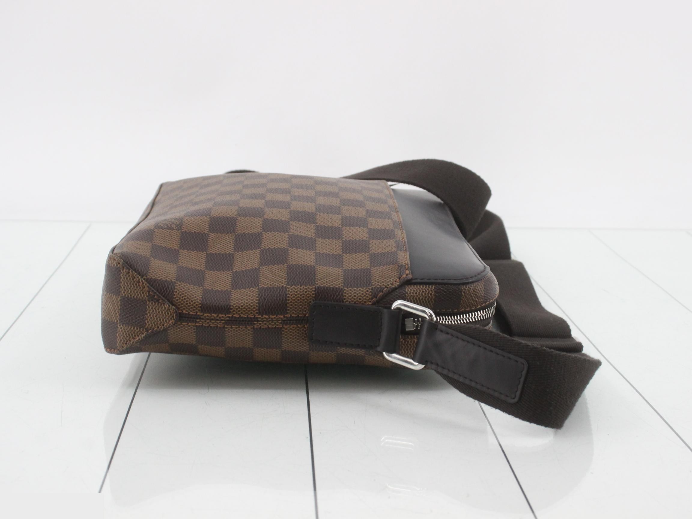 Damier Jake Messenger PM Messenger Bag — view 3