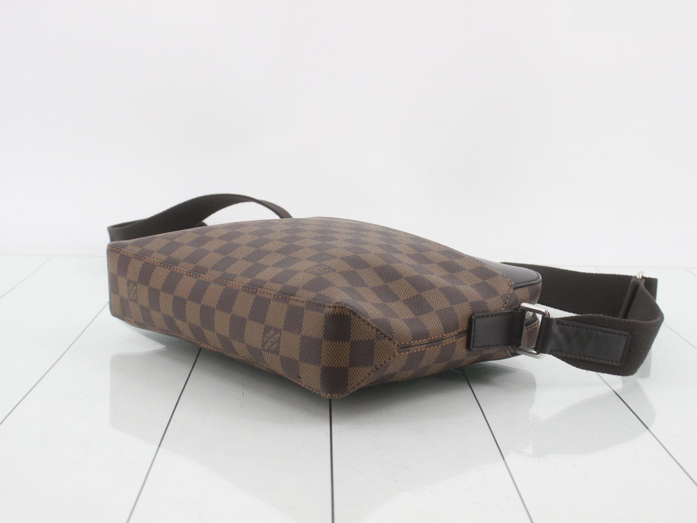 Damier Jake Messenger PM Messenger Bag — view 6