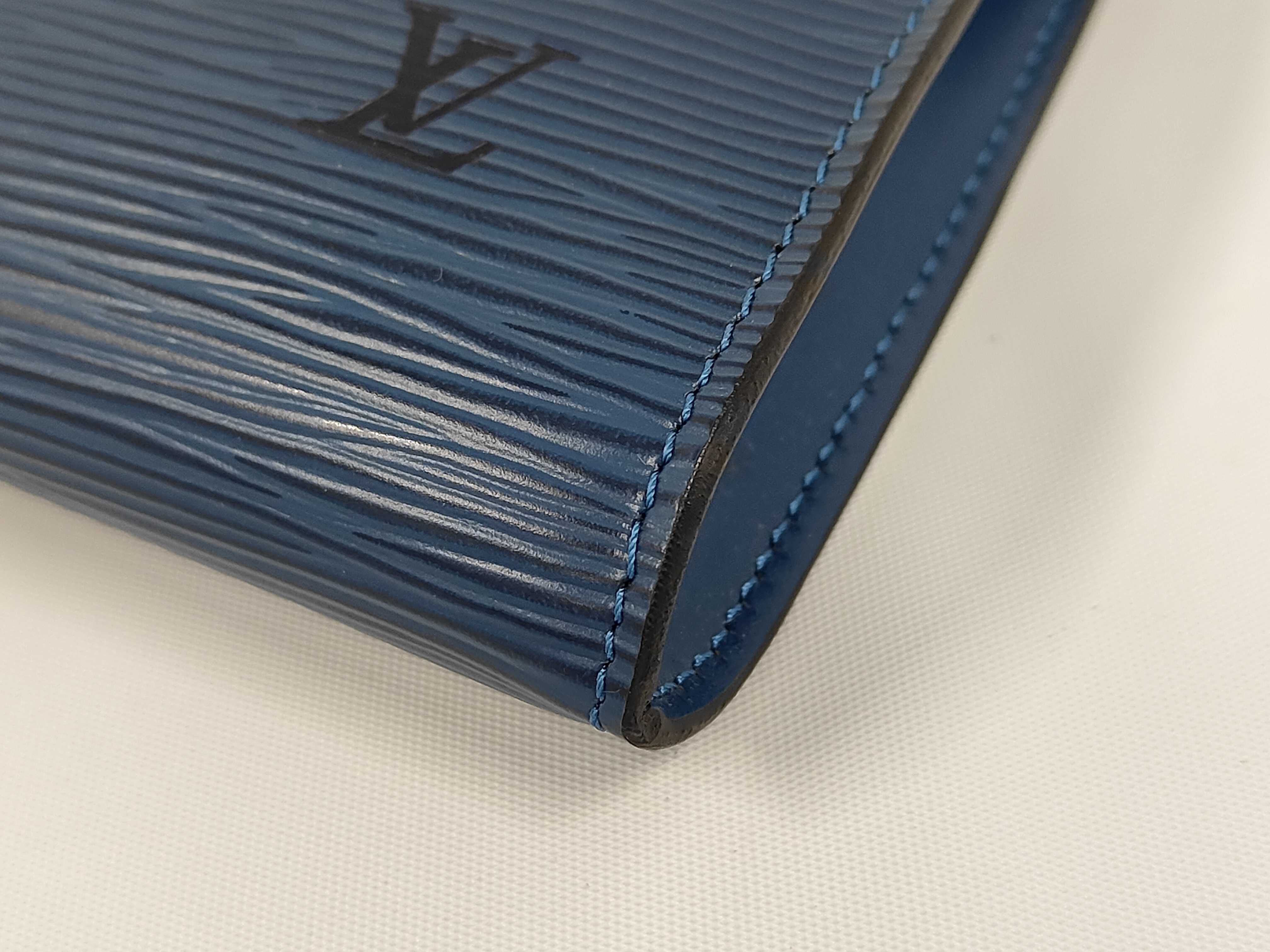 M52945 Epi Pochette Accessoires Blue Pouch M52945 AR1919 Handbag — view 4