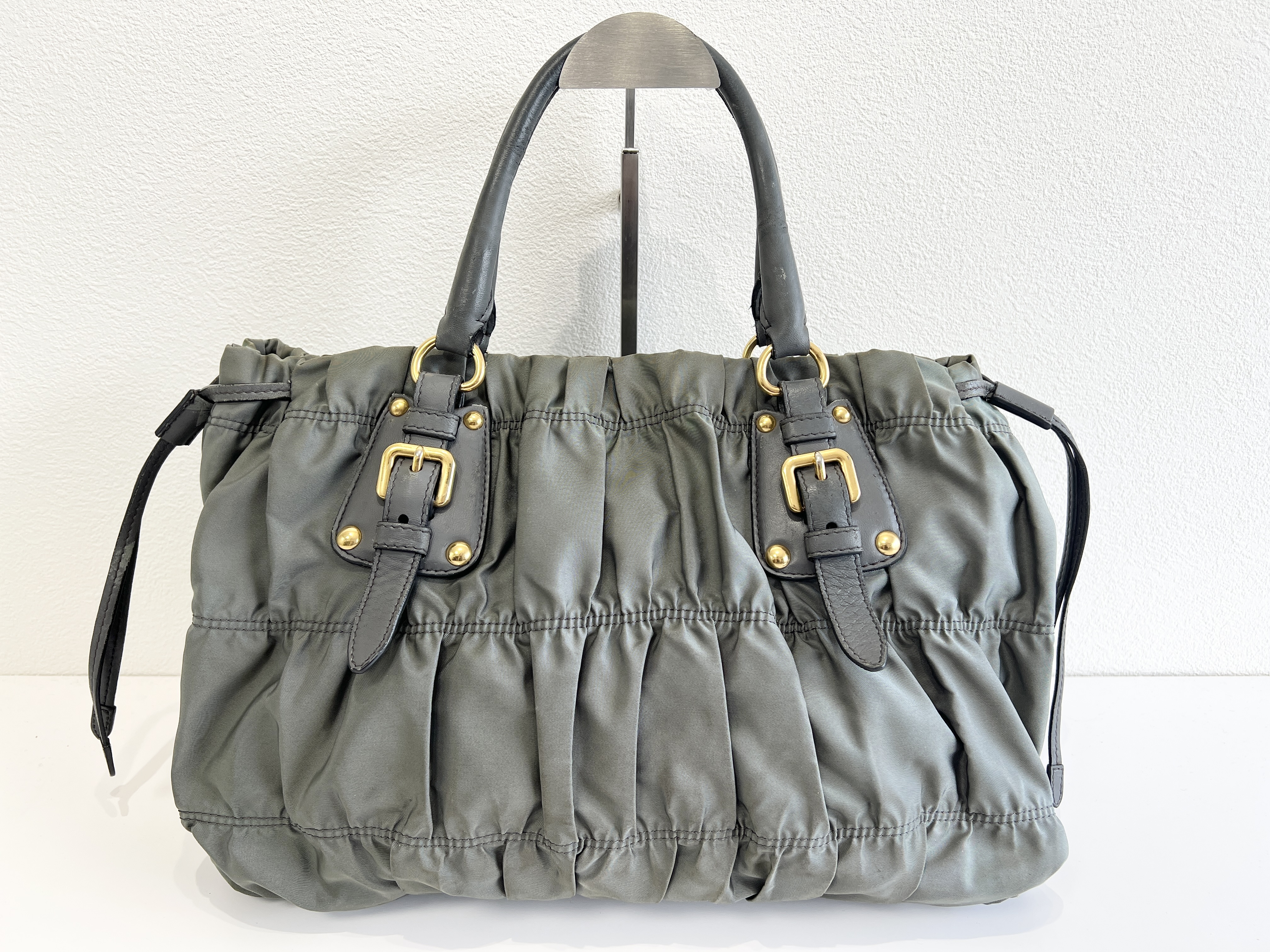 Nylon Gathered Gaufre Handbag Tote Bag — view 2