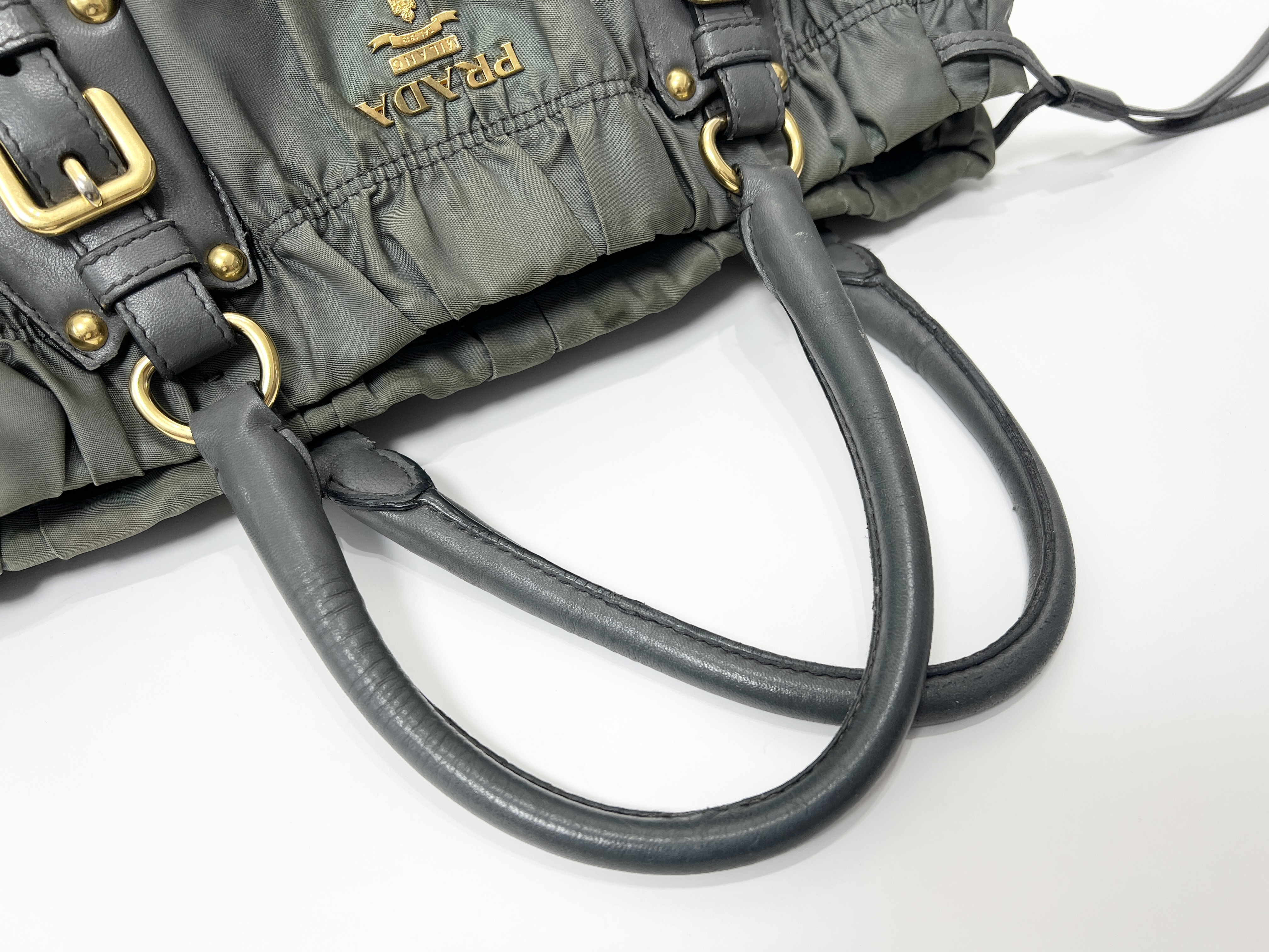 Nylon Gathered Gaufre Handbag Tote Bag — view 3