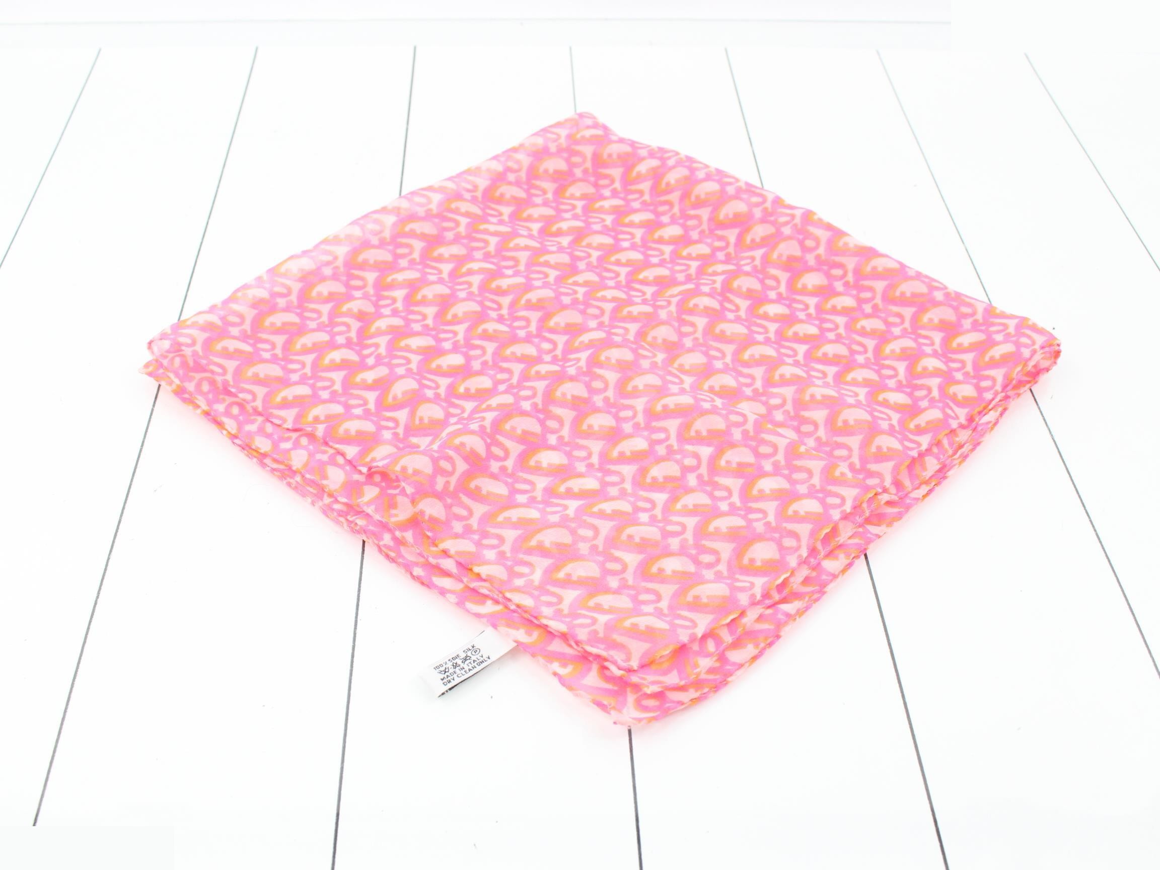 Pink scarf — view 2
