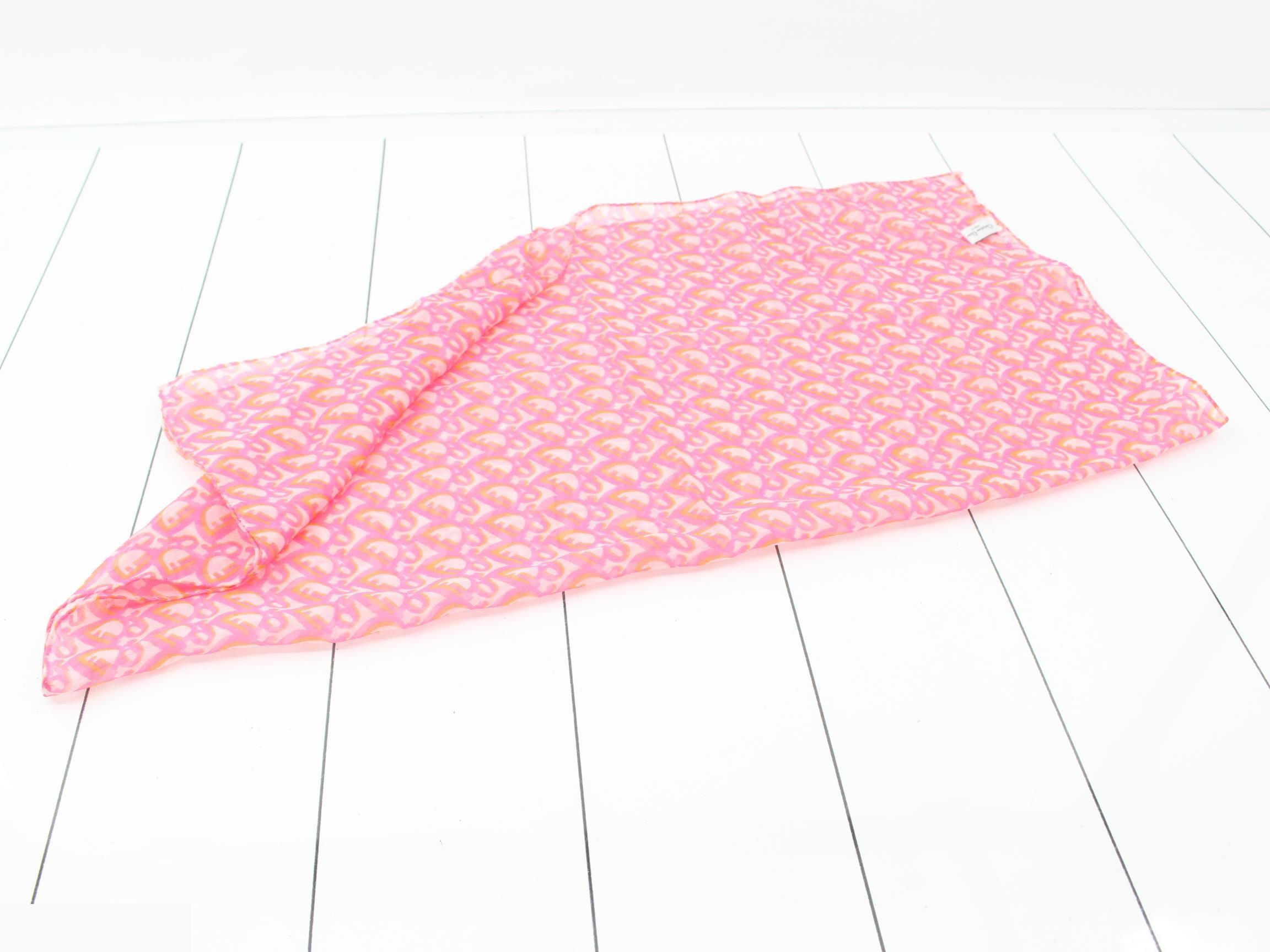 Pink scarf — view 3