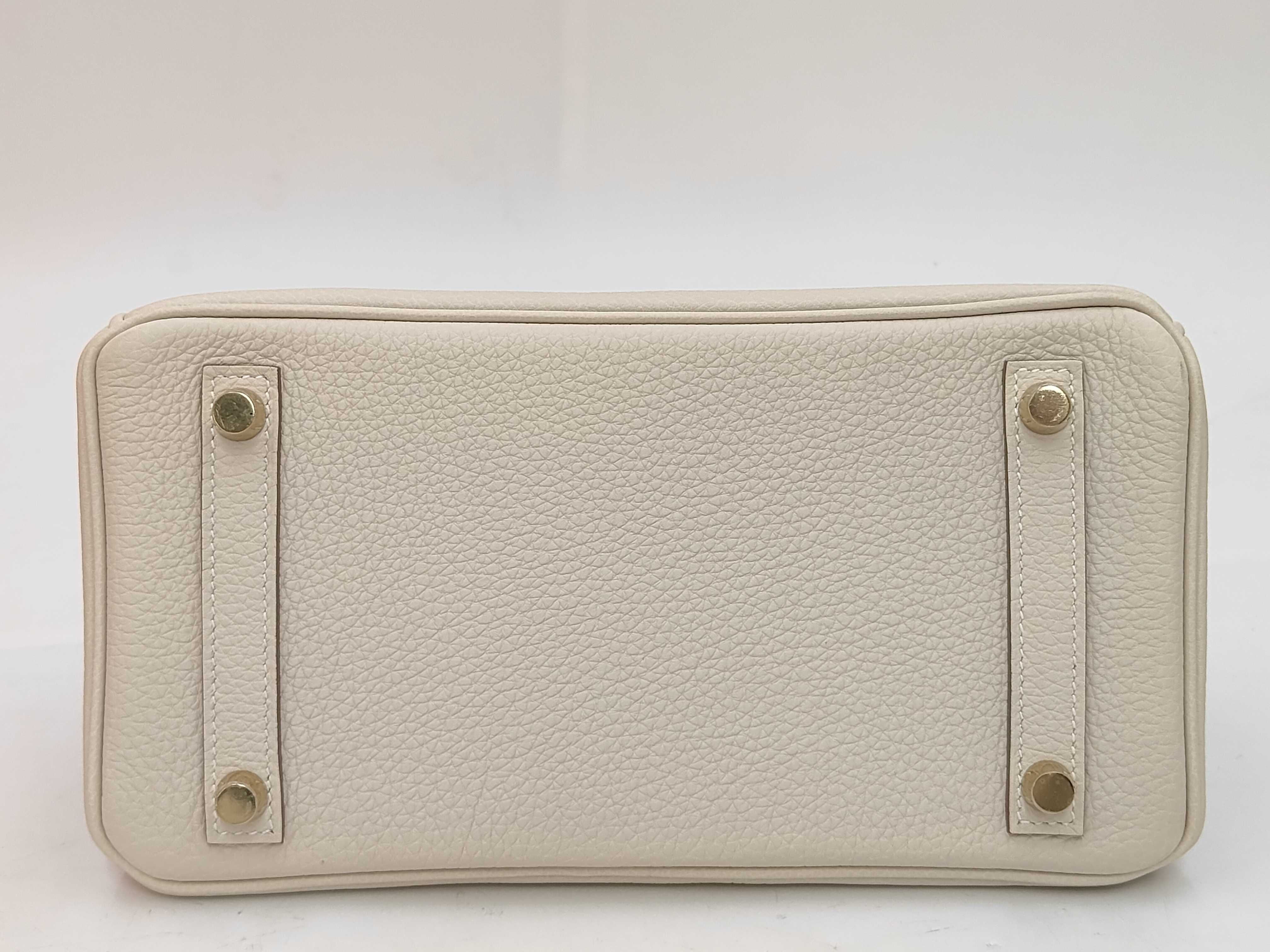 Birkin 25 Togo Leather, Craie, Gold Hardware, K Stamp Handbag — view 4