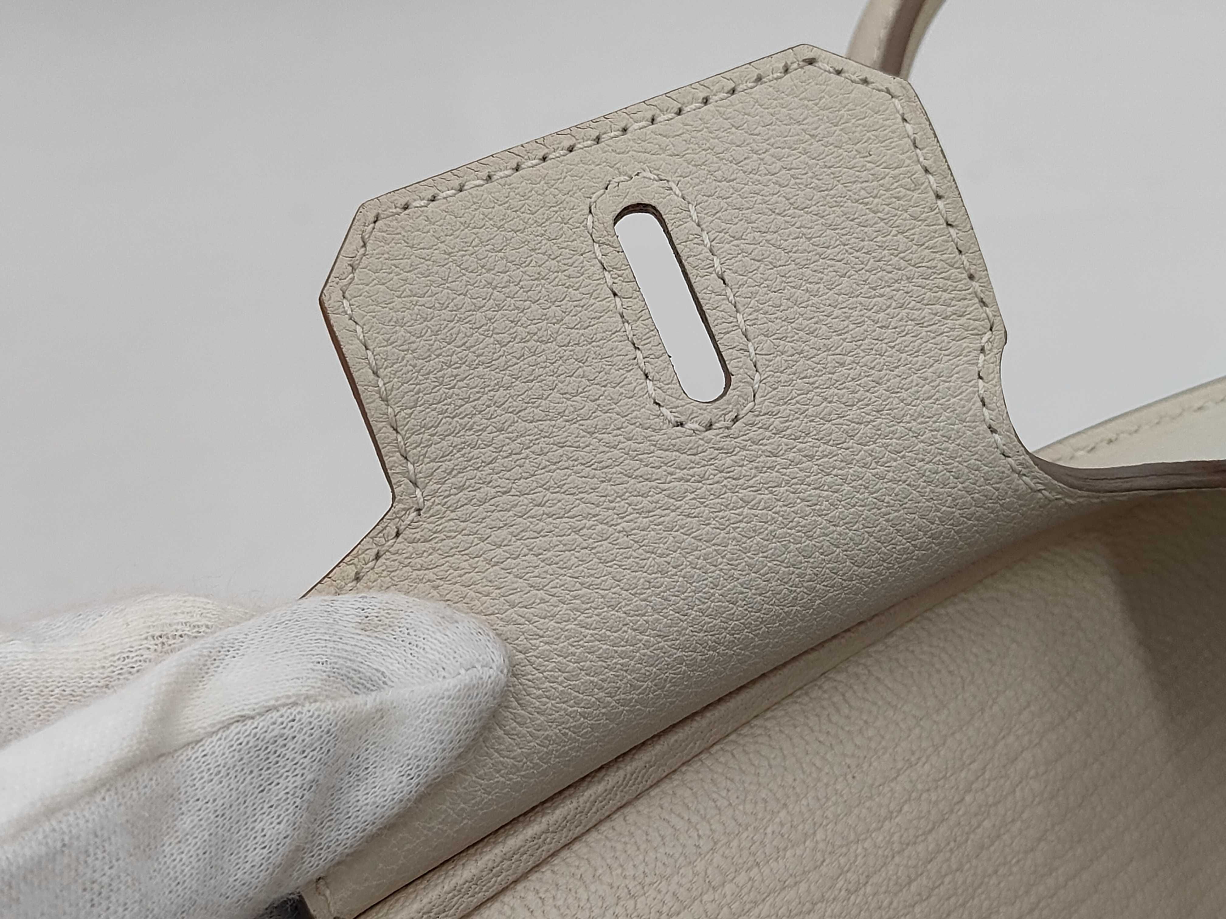 Birkin 25 Togo Leather, Craie, Gold Hardware, K Stamp Handbag — view 10