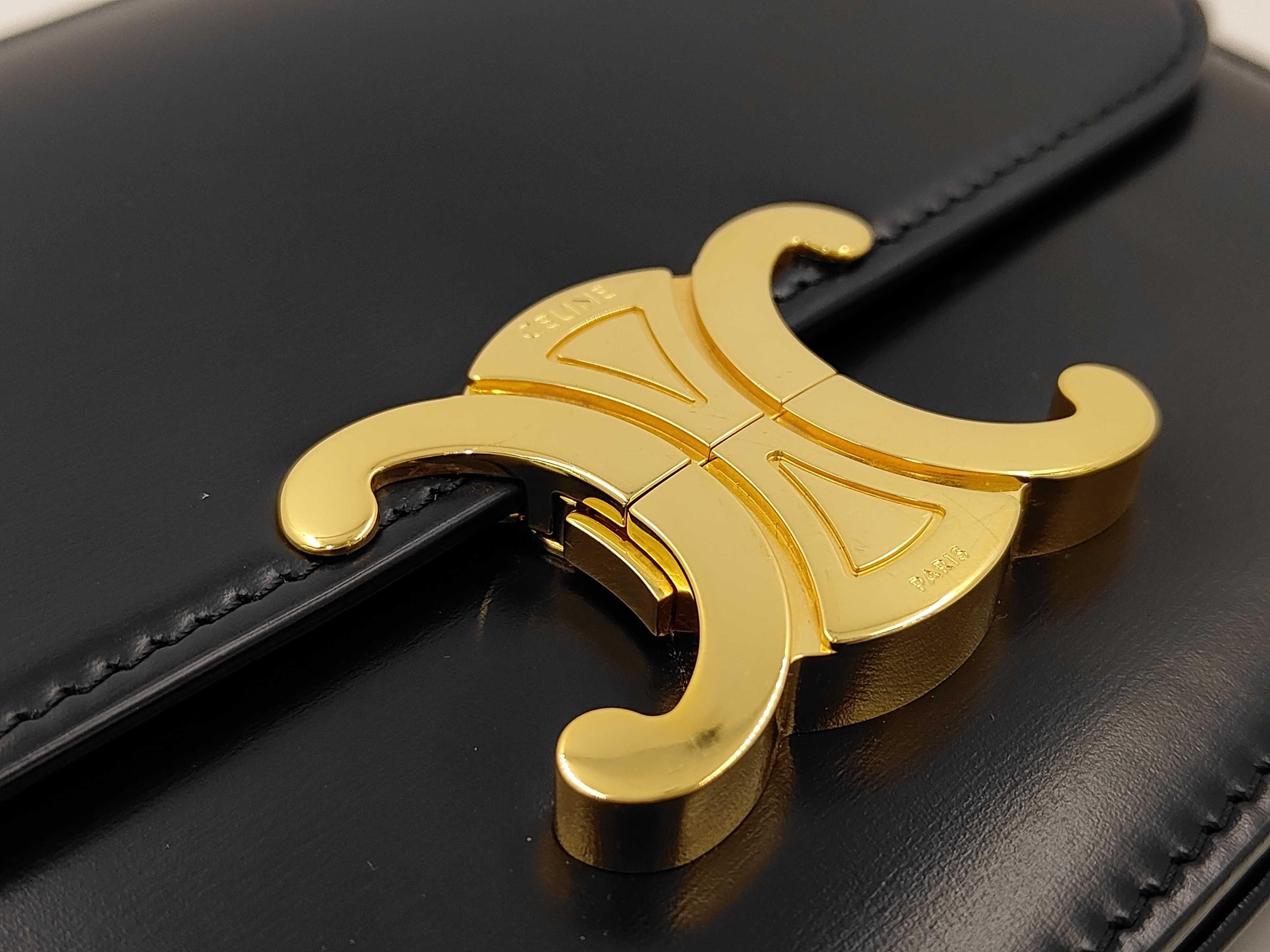 Triomphe Medium Shoulder Bag — view 10