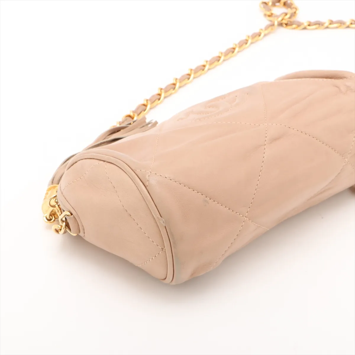 Matelasse Lambskin Chain Shoulder Bag Fringe Beige Gold Hardware 0659858 Series 0 — view 4