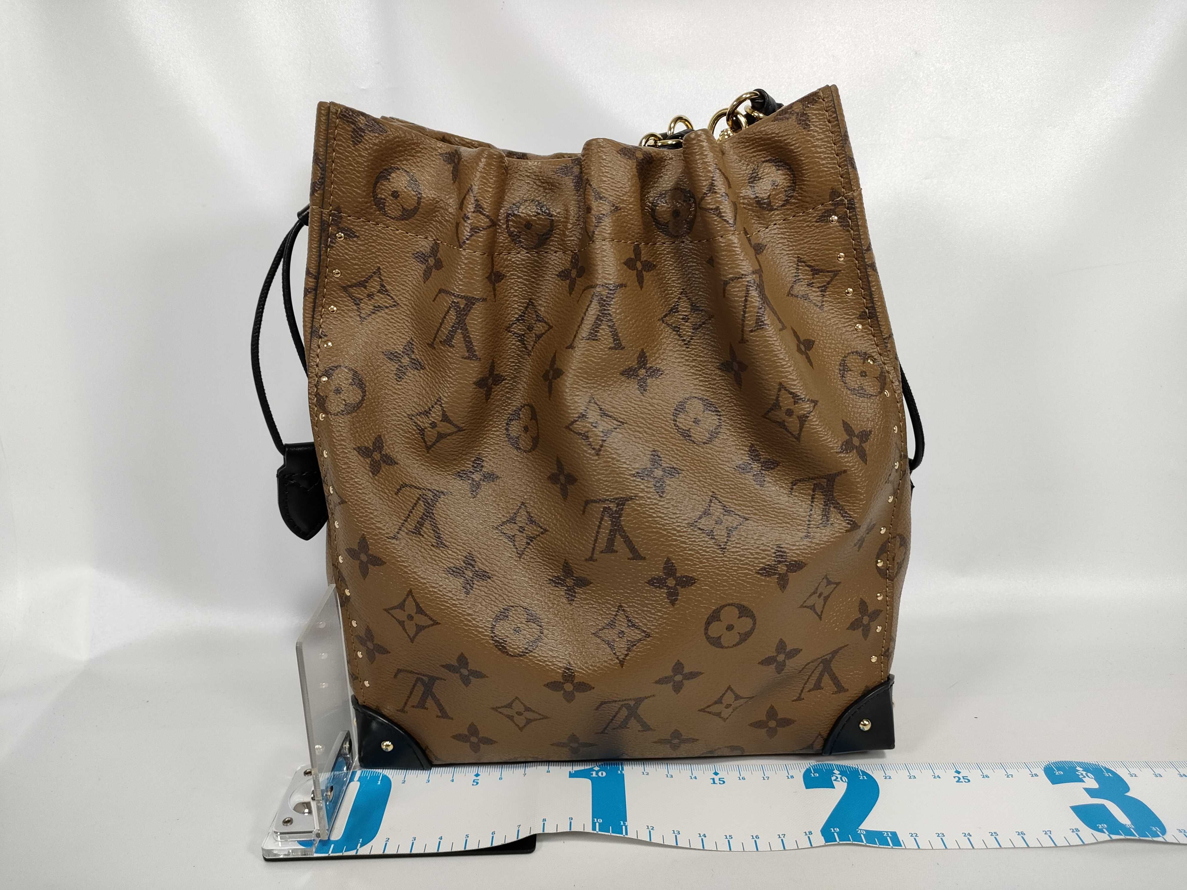 Monogram Noé Trunk Monogram Reverse M13324 Shoulder Bag — view 2