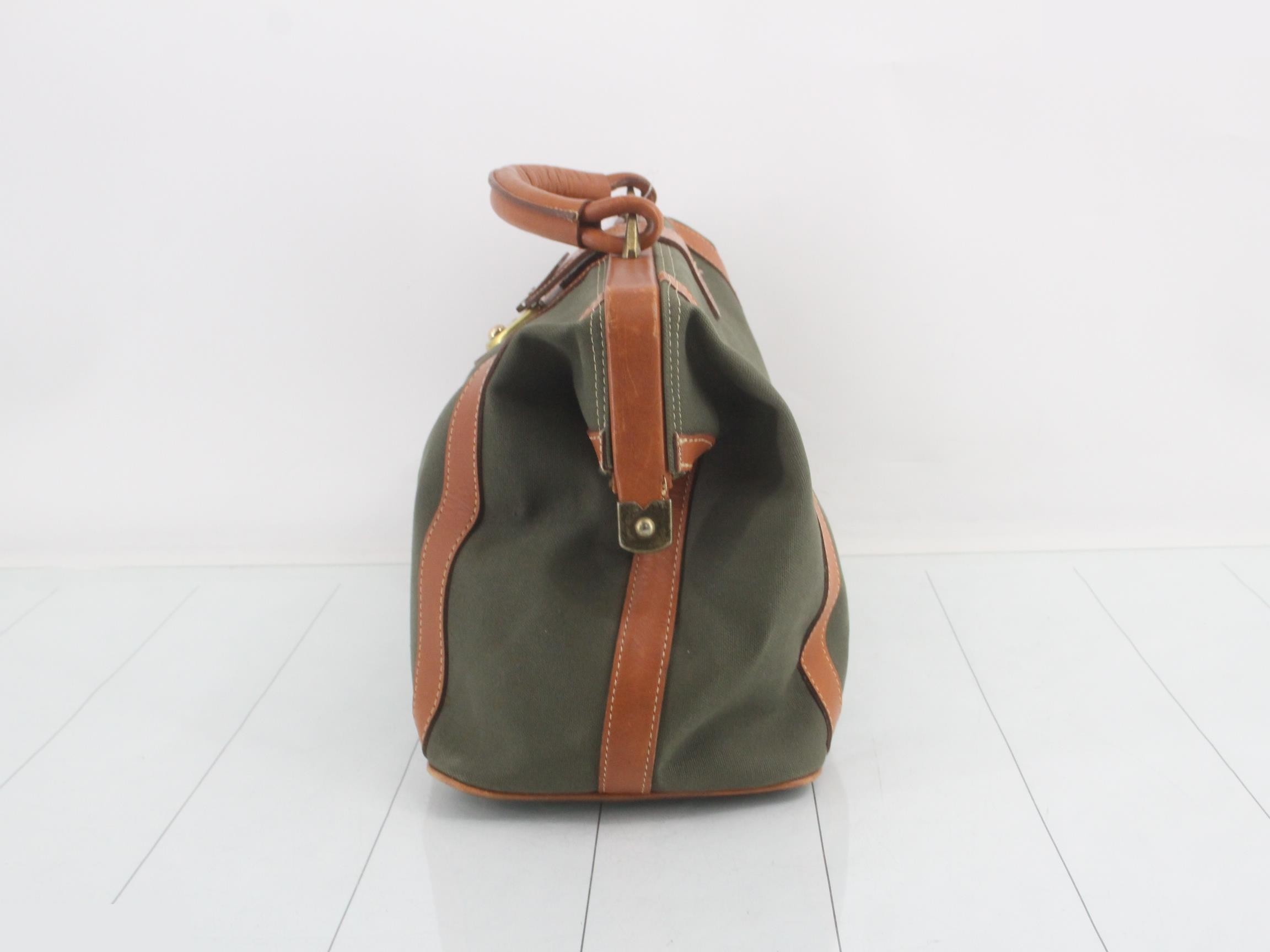 handbag — view 3