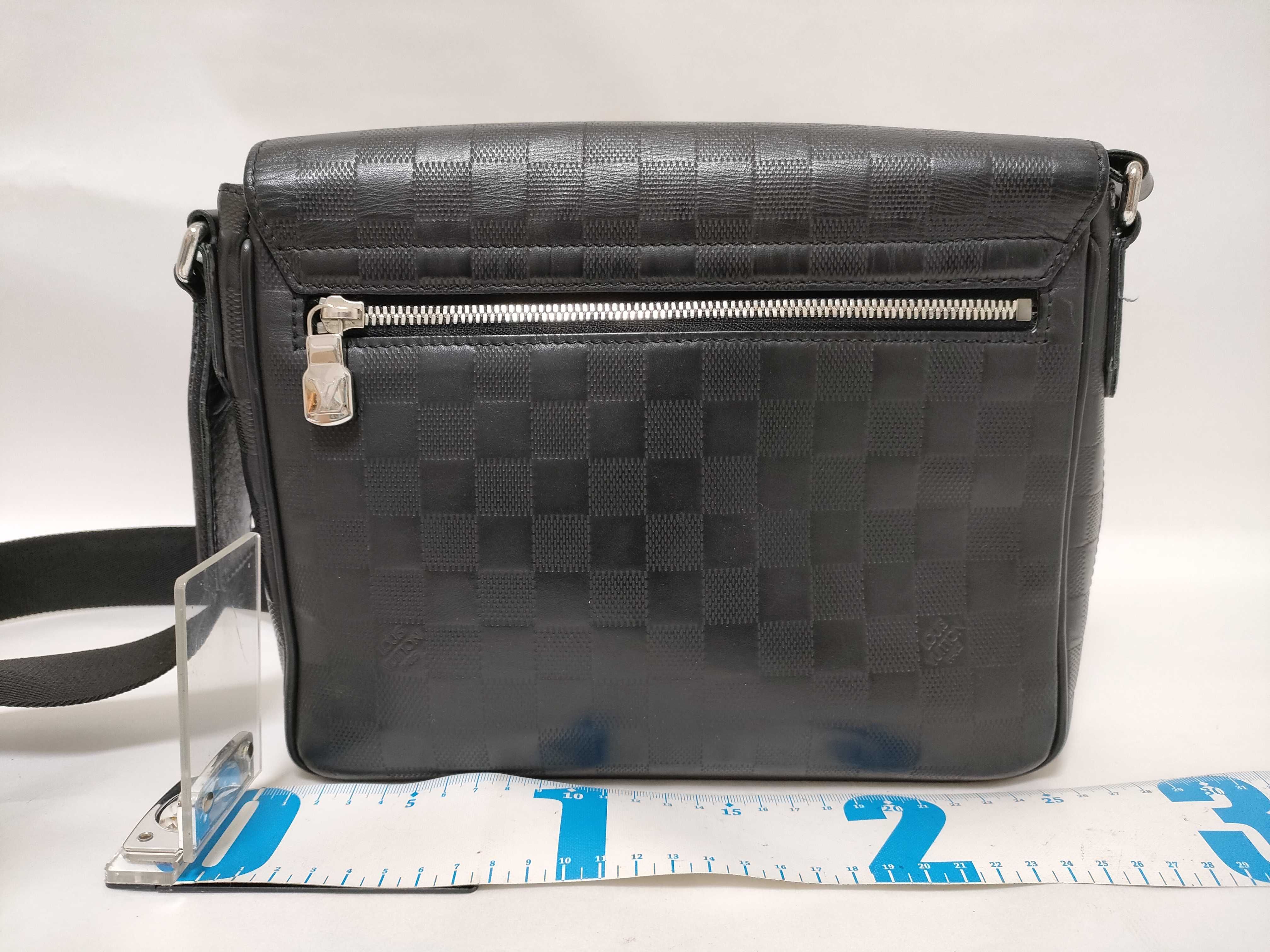Damier Infini ID - Cowhide Damier Infini District PM NV3 N42711 Shoulder Bag — view 2