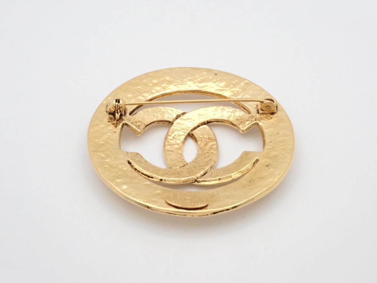 Coco Mark Round 94P Brooch — view 2