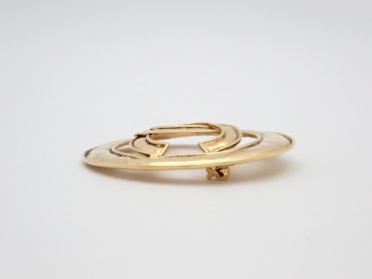 Coco Mark Round 94P Brooch — view 3