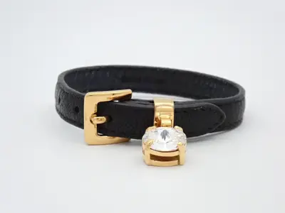Other lines: Precious metals, bracelets, jewels, leather, black