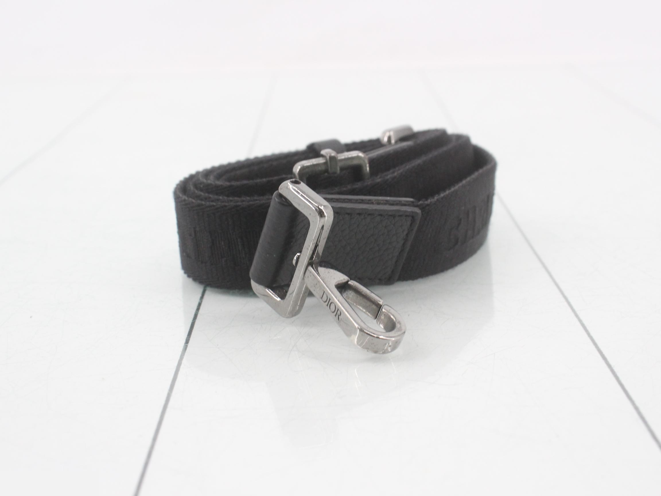 Shoulder pouch — view 5