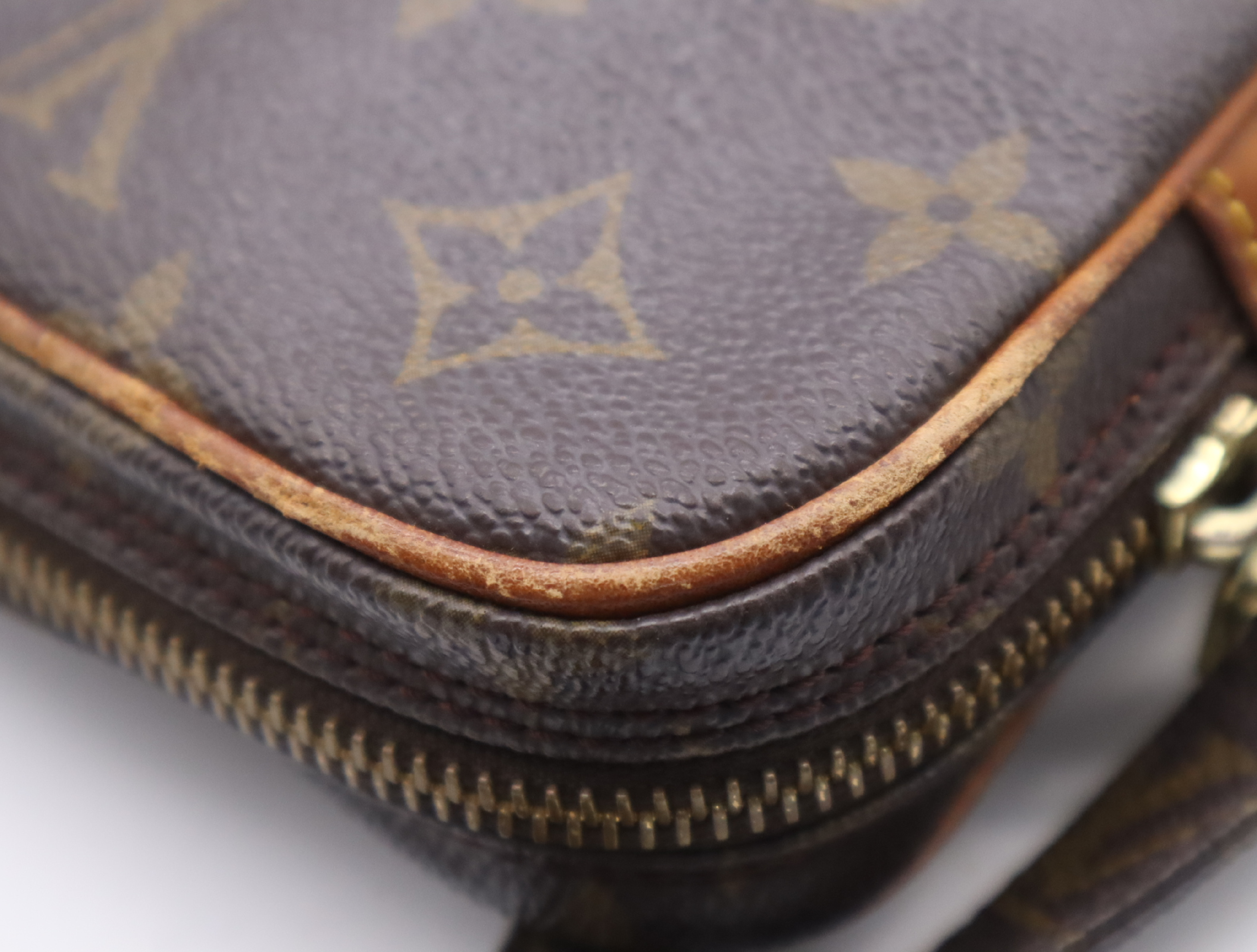 M51828 Monogram Pochette Marly Bandoulière Shoulder Bag — view 10