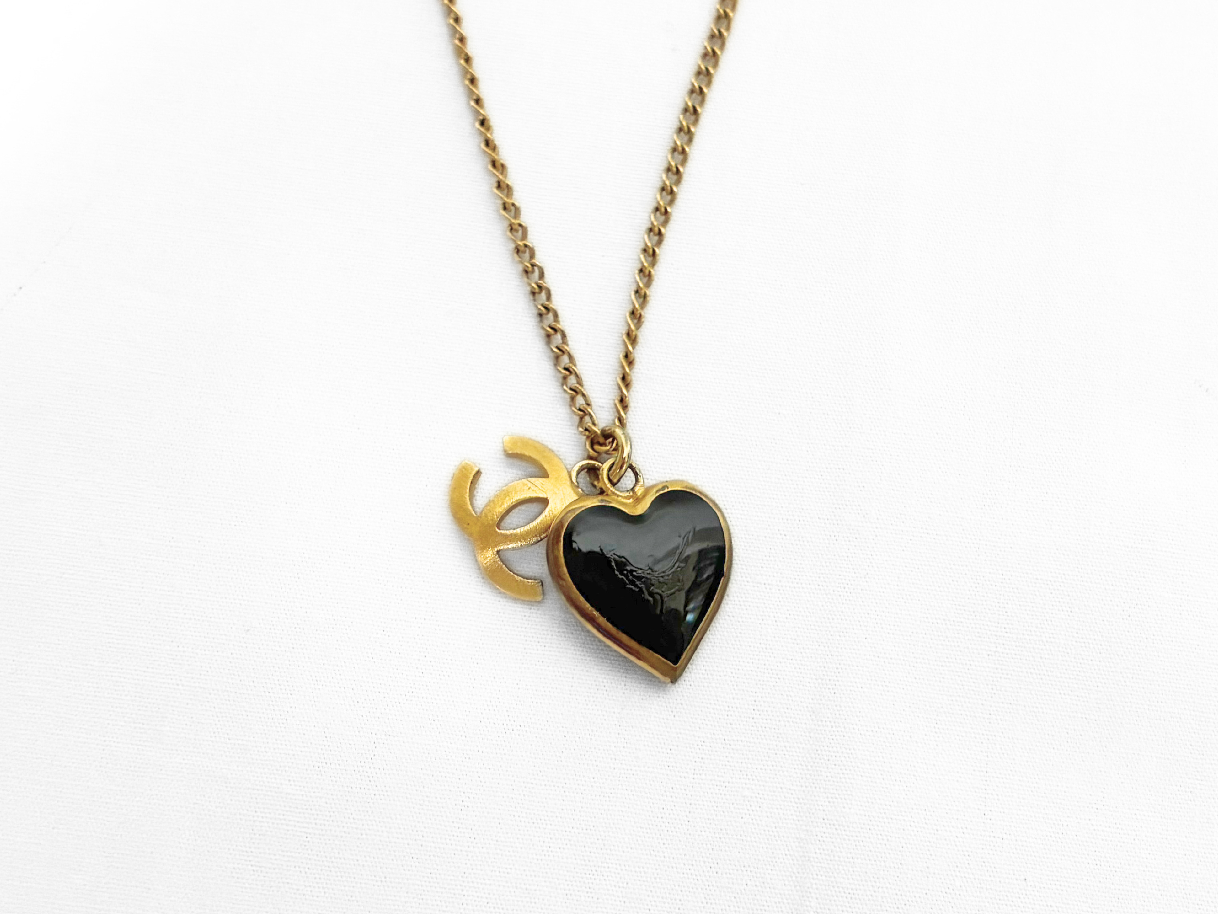 02P Heart Necklace Coco Mark Gold Necklace — view 3