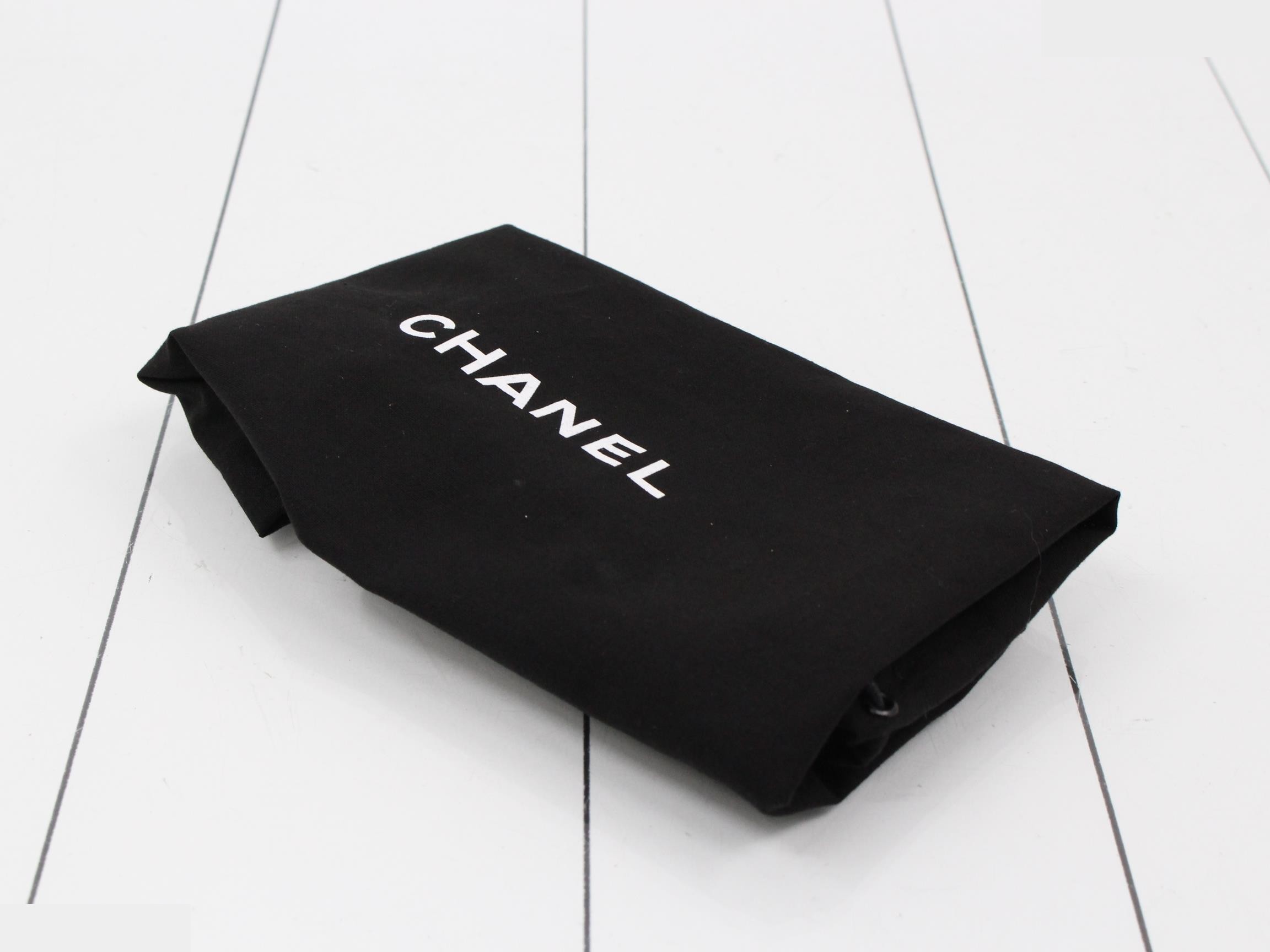 Matelassé 2-Way Chain Shoulder Bag — view 7