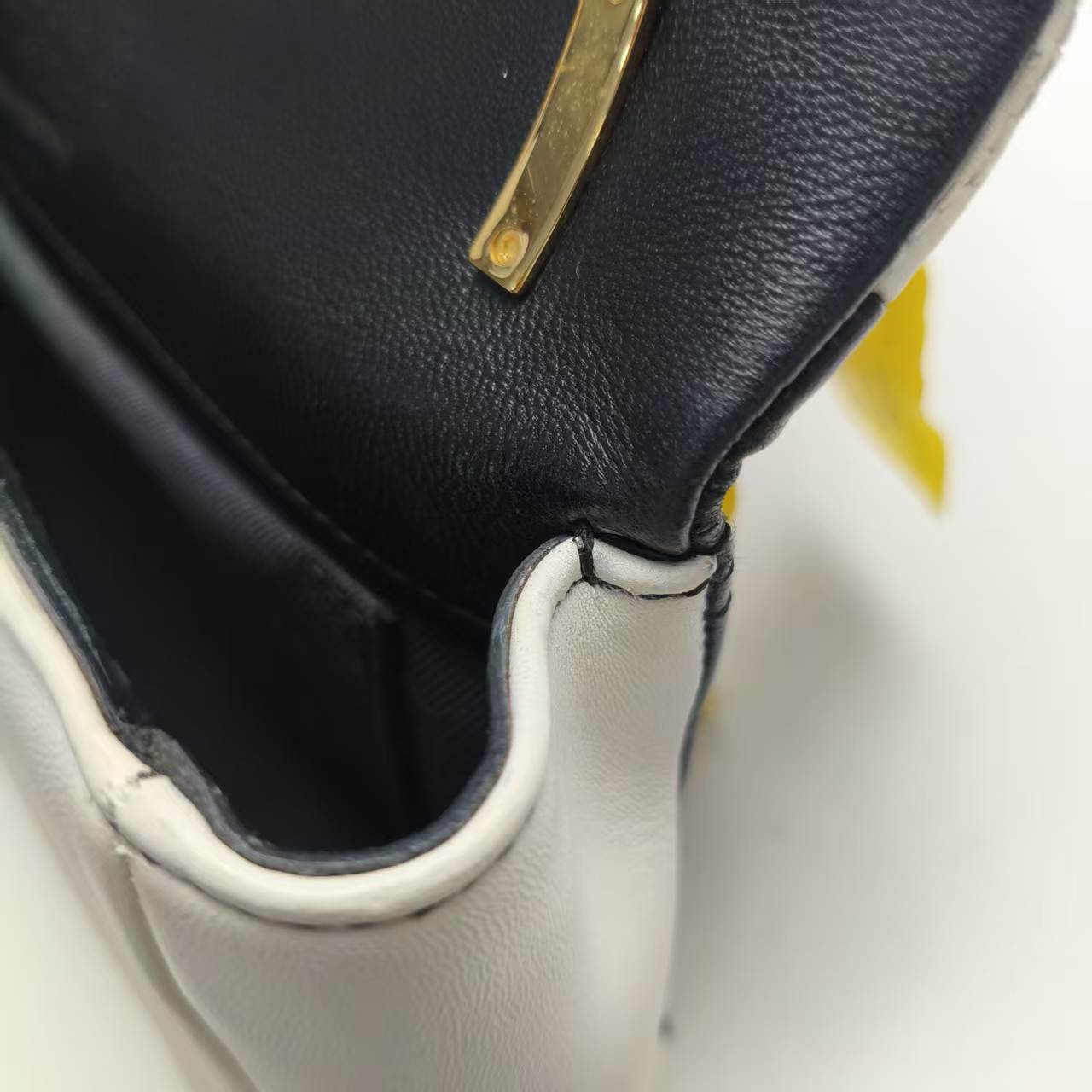 【*Shipped from: China*】BURBERRY Laura Leather Shoulder Bag — view 12