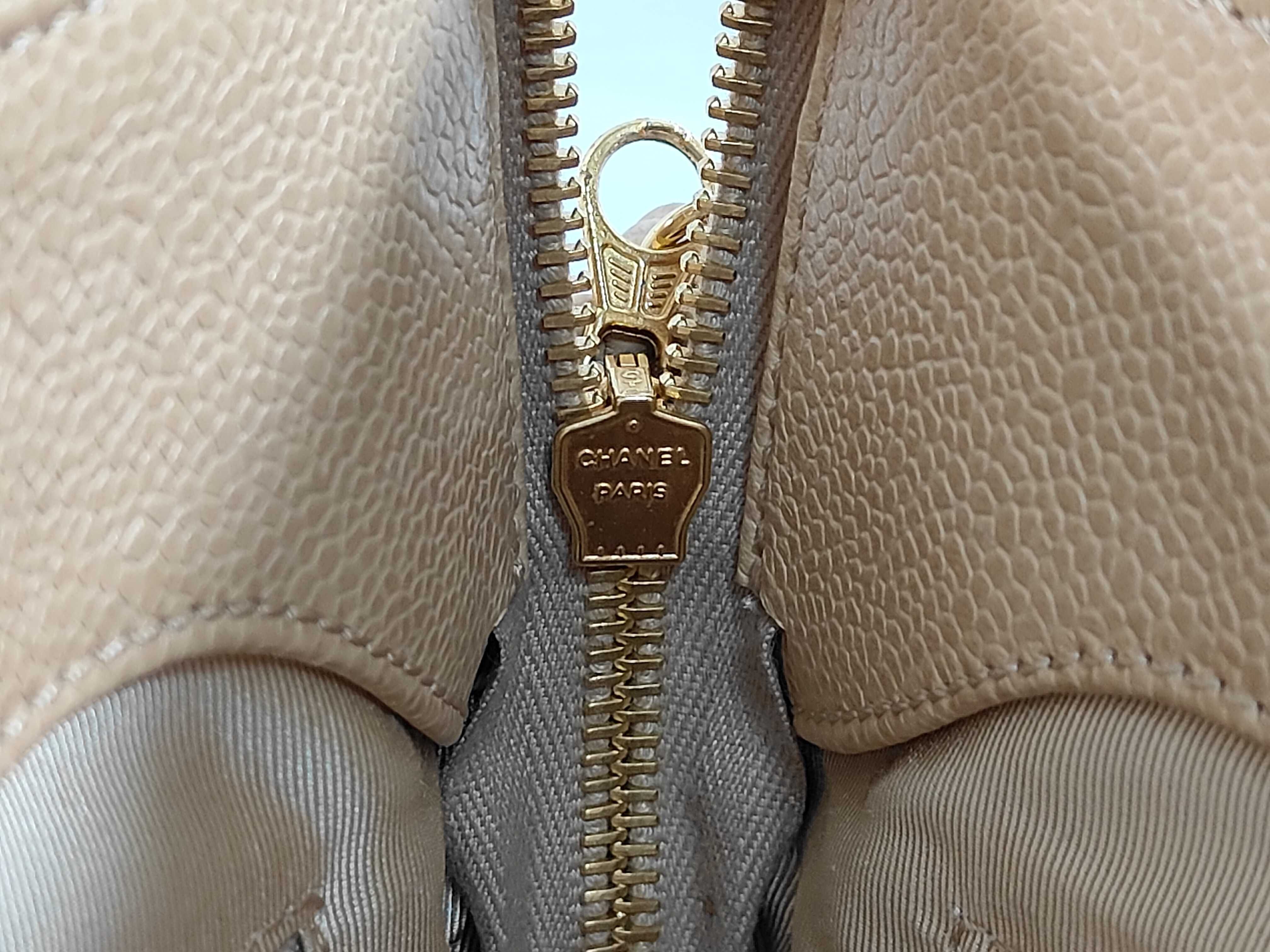 Caviar Skin Logo Handbag — view 10