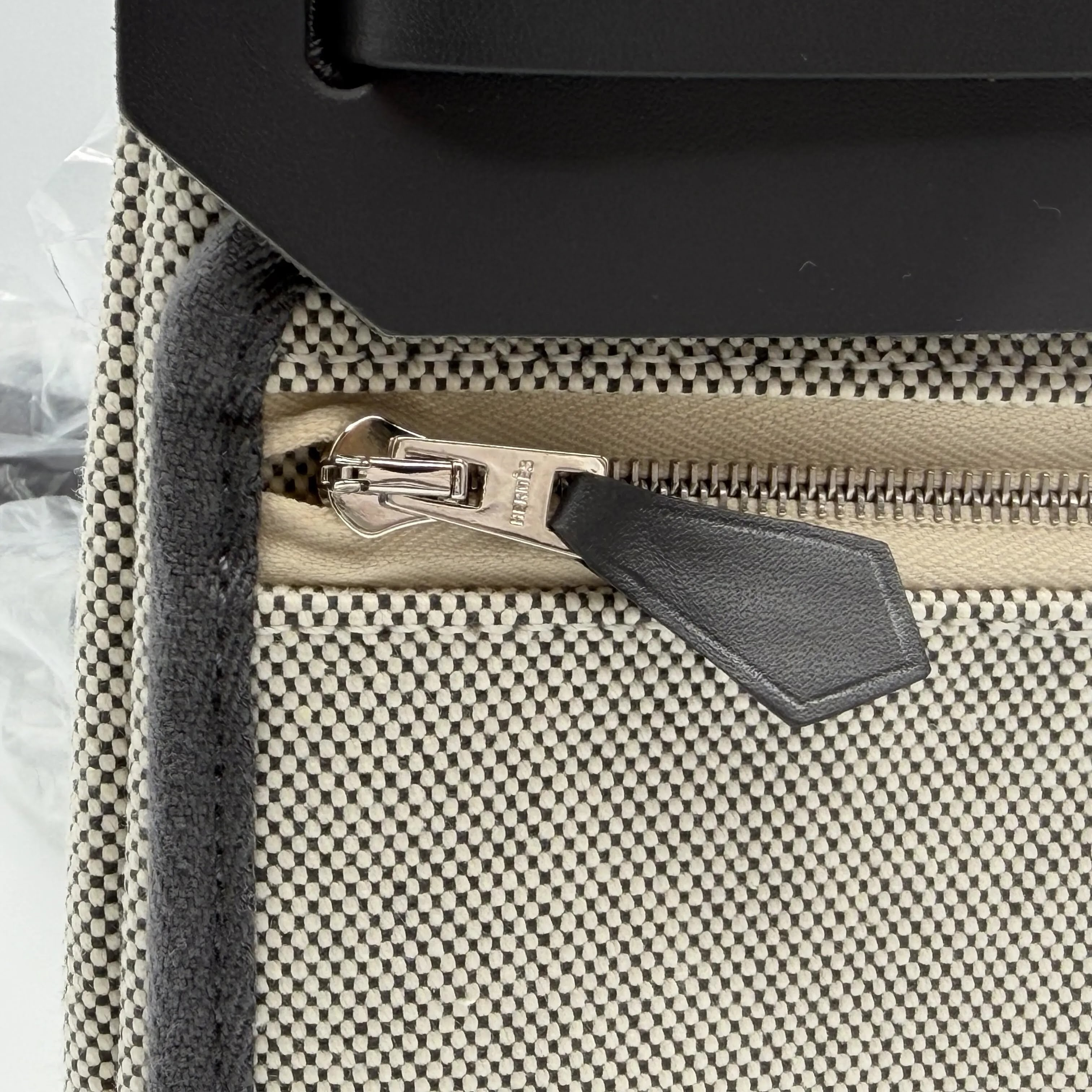 Herbag Zip Shoulder Bag — view 9
