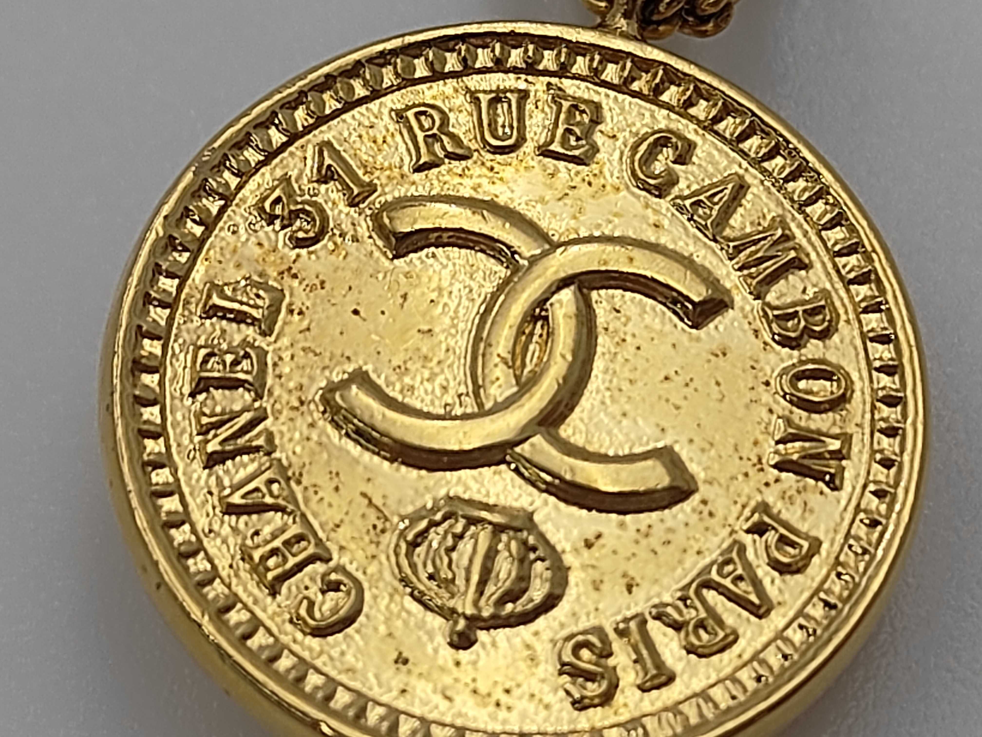 brooch — view 6