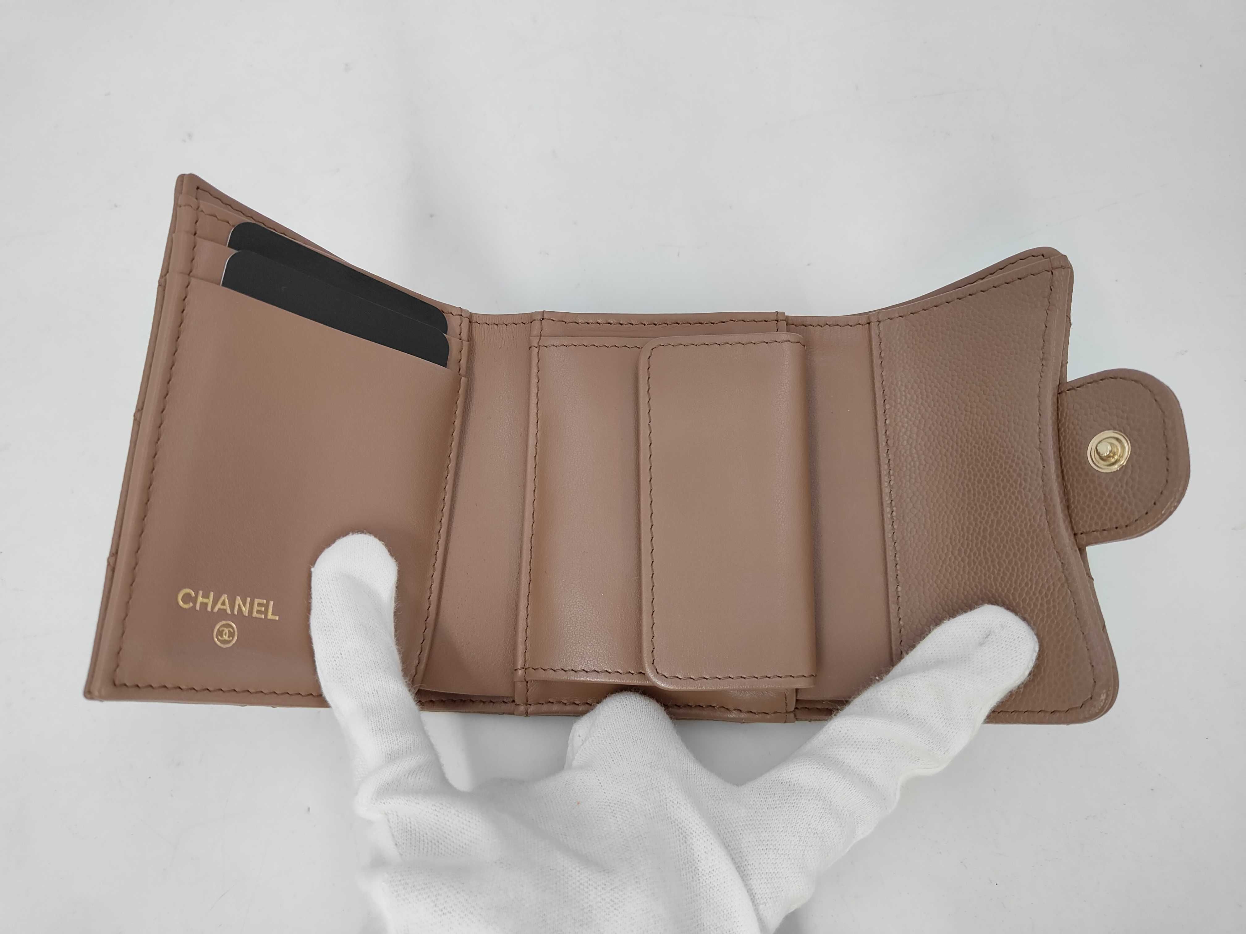 Matelassé Classic Small Flap Wallet, Caviar Brown AP0229. Accessories: Box, dust bag, receipt, wallet. — view 5