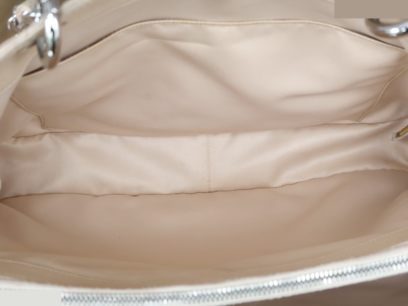 Caviar Skin GST Chain Tote Bag, Beige — view 12
