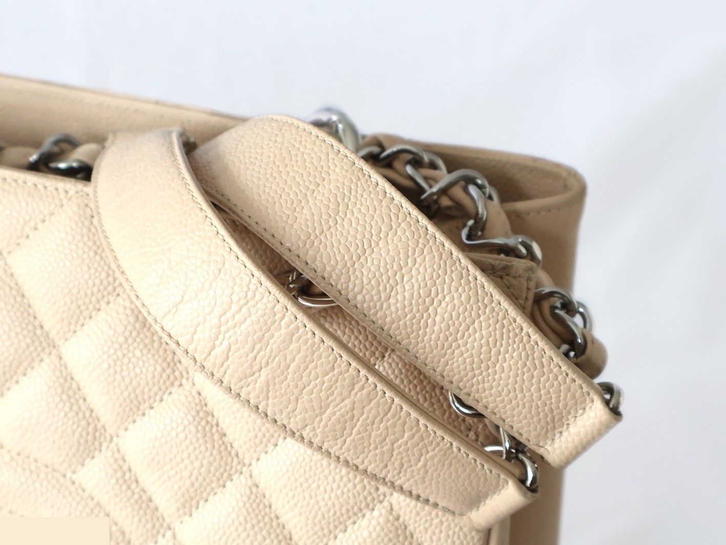 Caviar Skin GST Chain Tote Bag, Beige — view 9