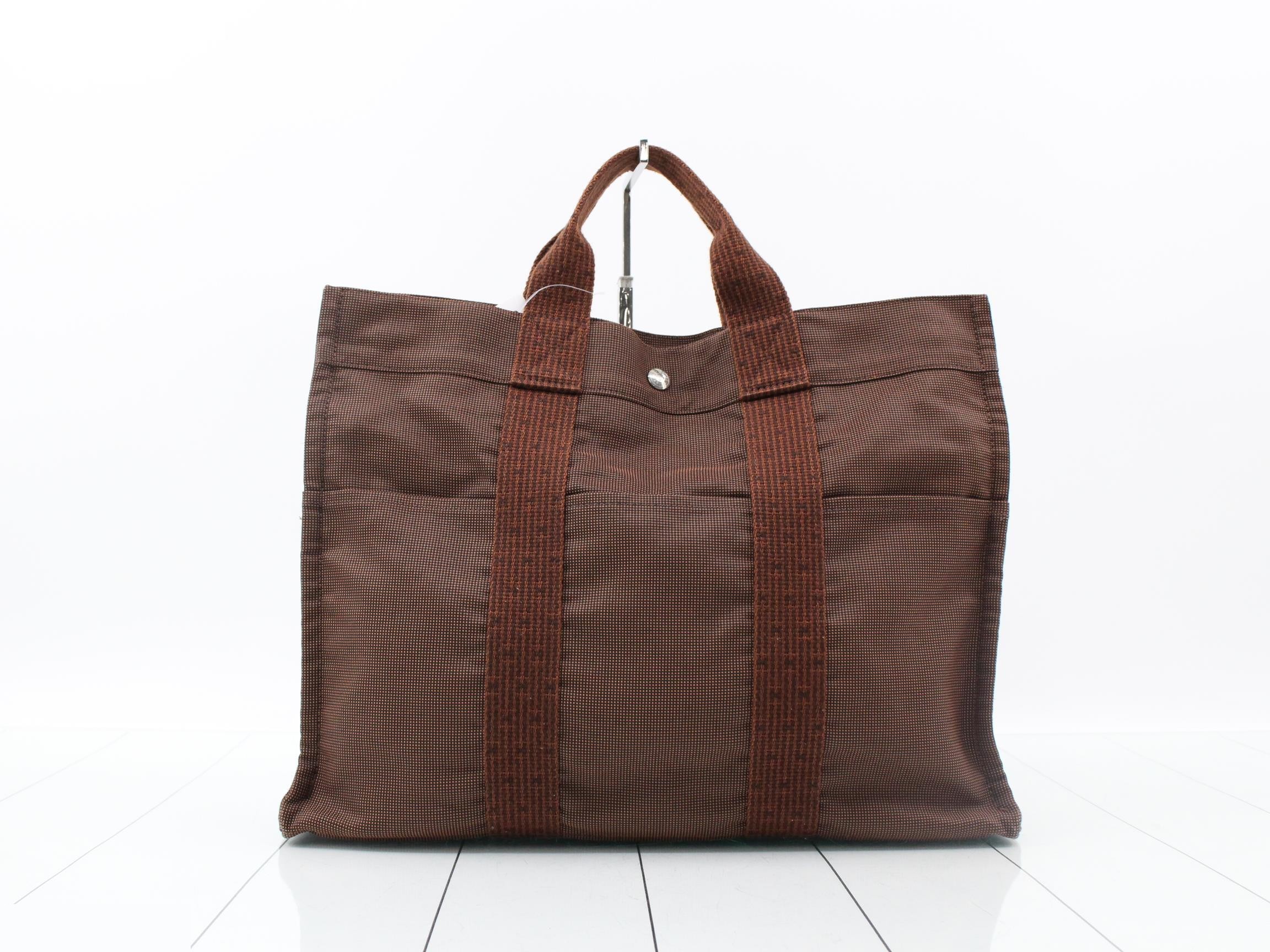 Aile Line MM Tote Bag