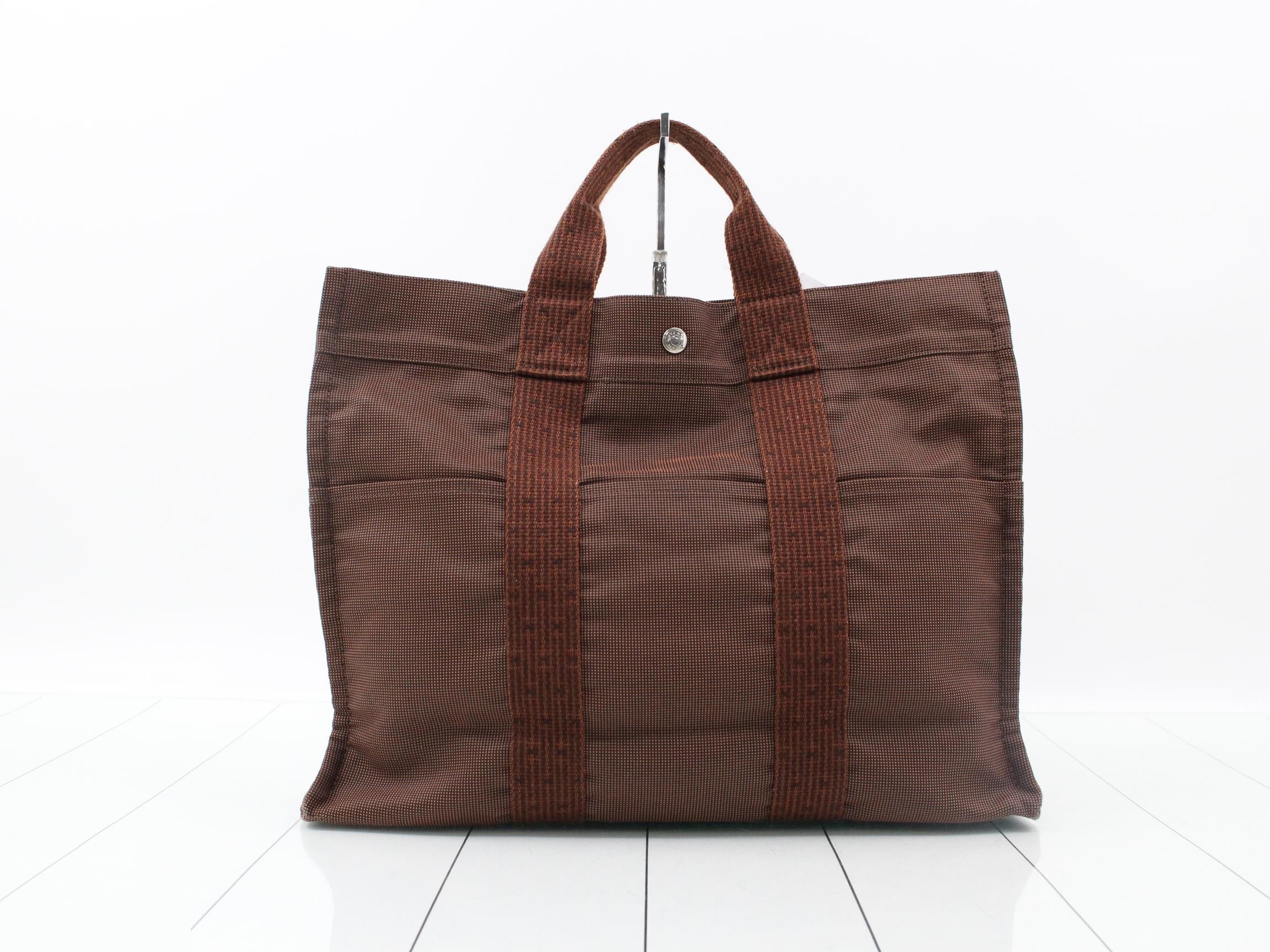 Aile Line MM Tote Bag — view 2
