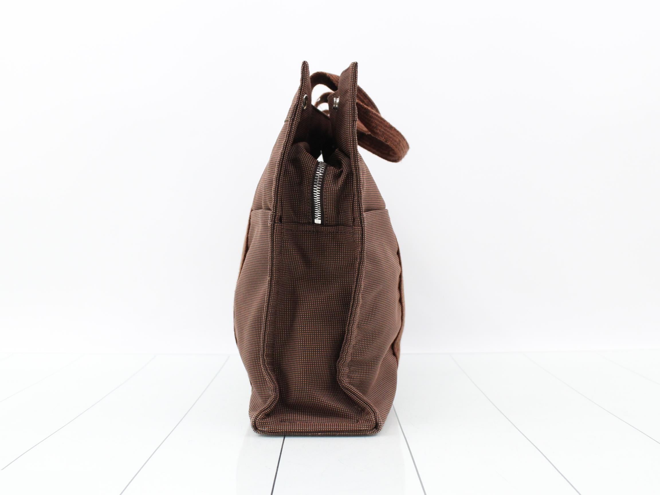 Aile Line MM Tote Bag — view 3