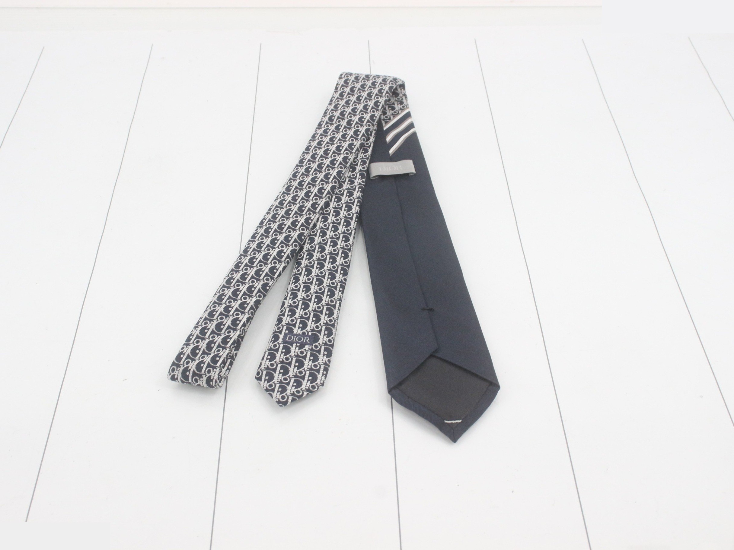 Other lines: Small items, accessories, ties — view 2