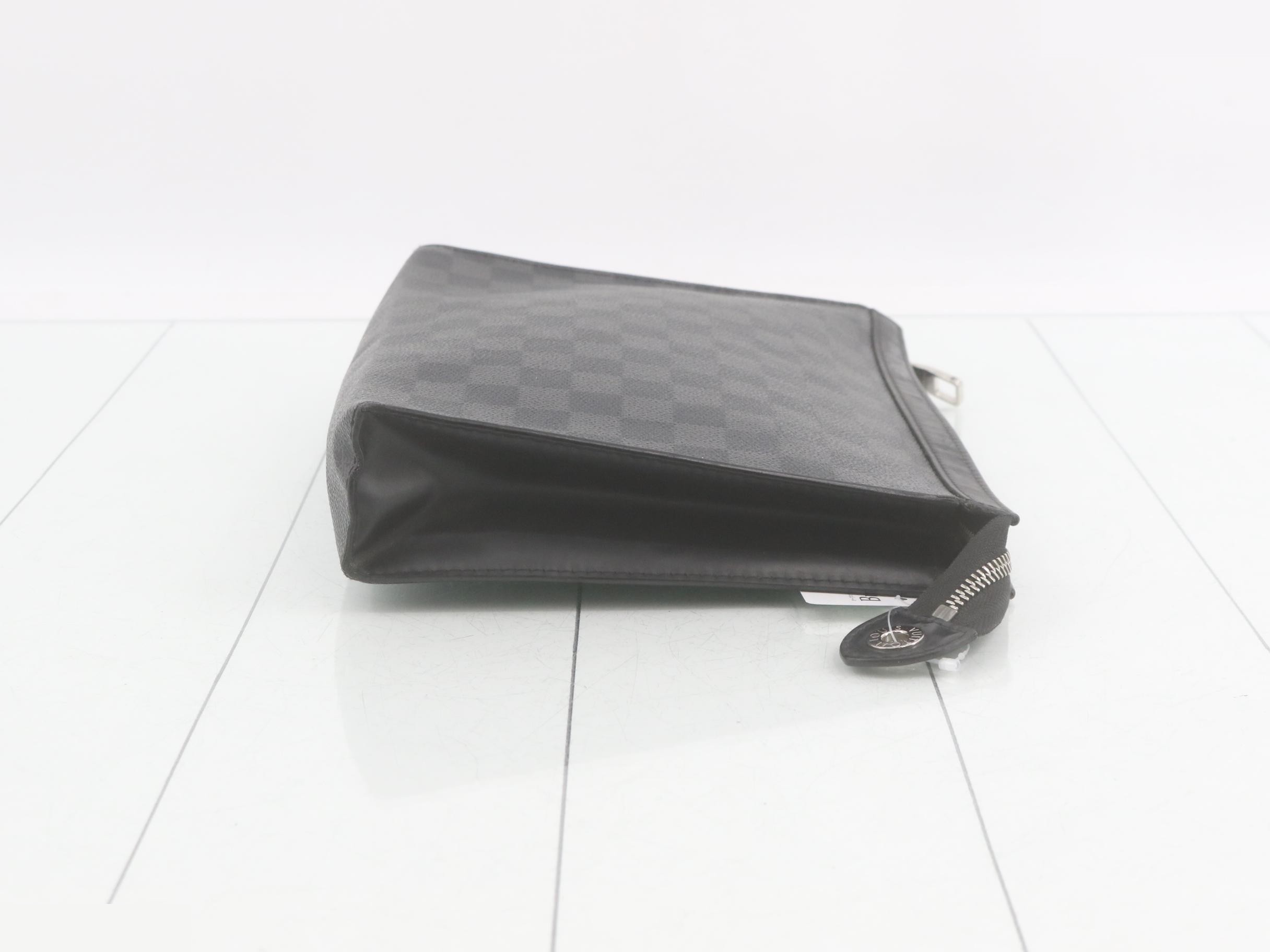 Damier Graphite Voyage Second Bag — view 3
