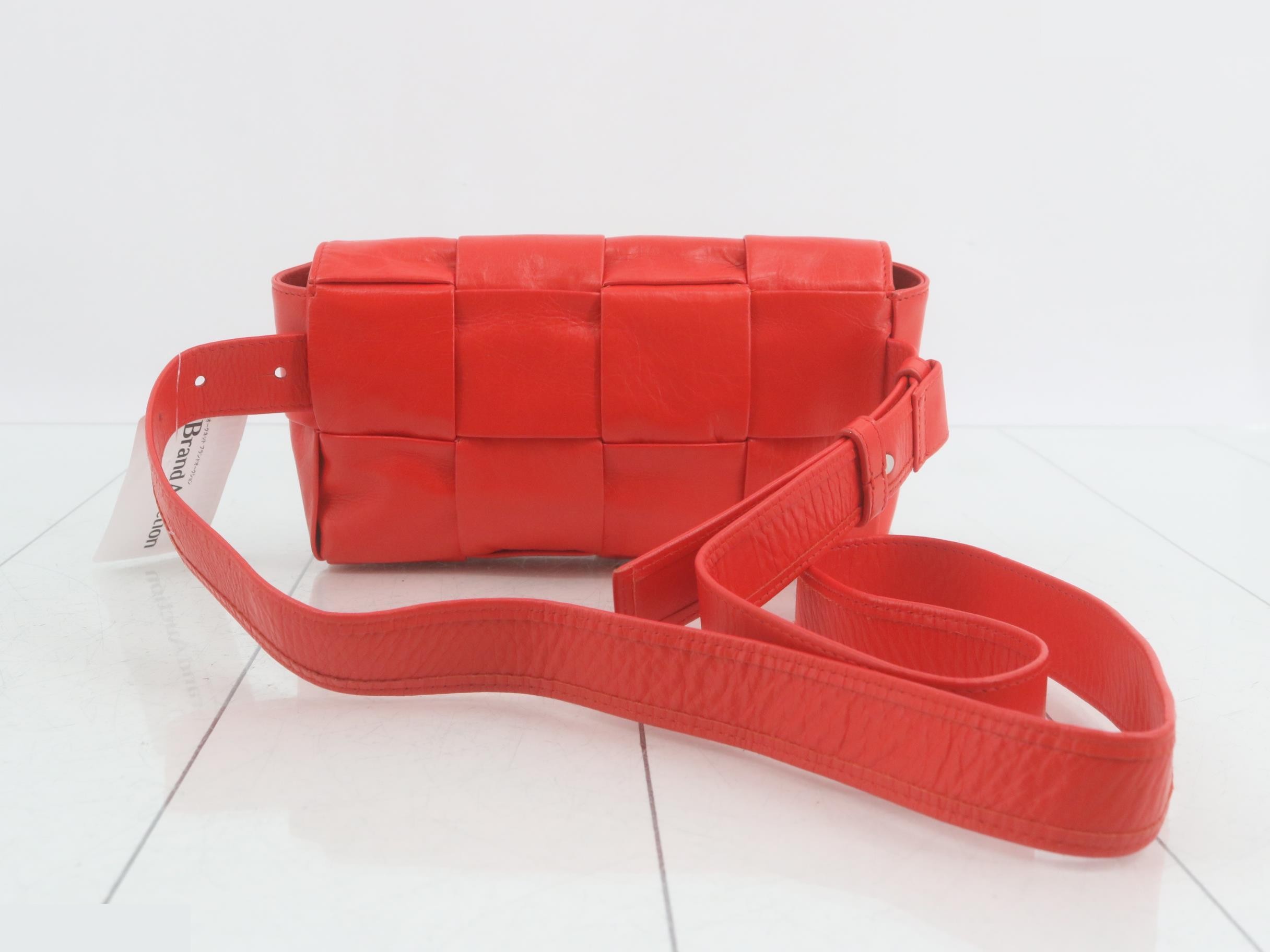 Maxi Intrecciato Cassette Belt Bag Shoulder Bag — view 2