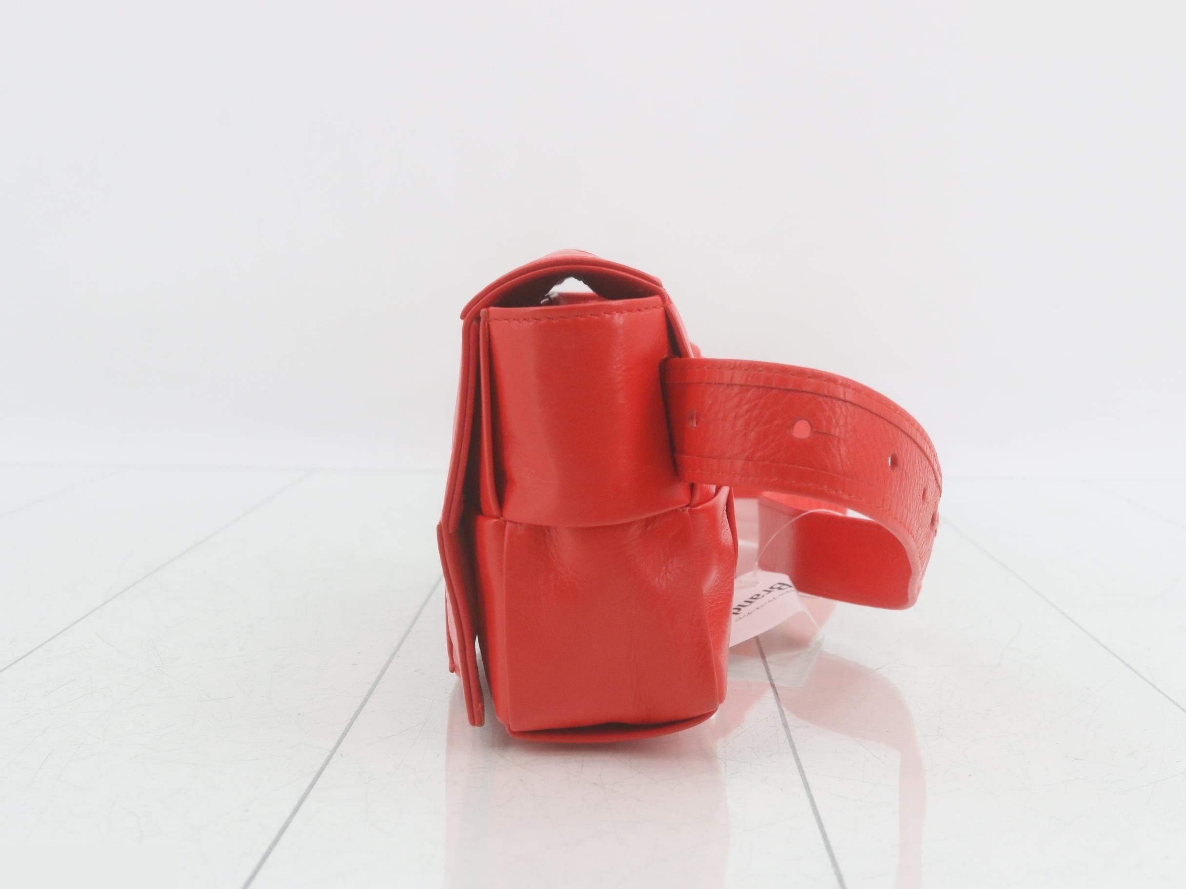 Maxi Intrecciato Cassette Belt Bag Shoulder Bag — view 3