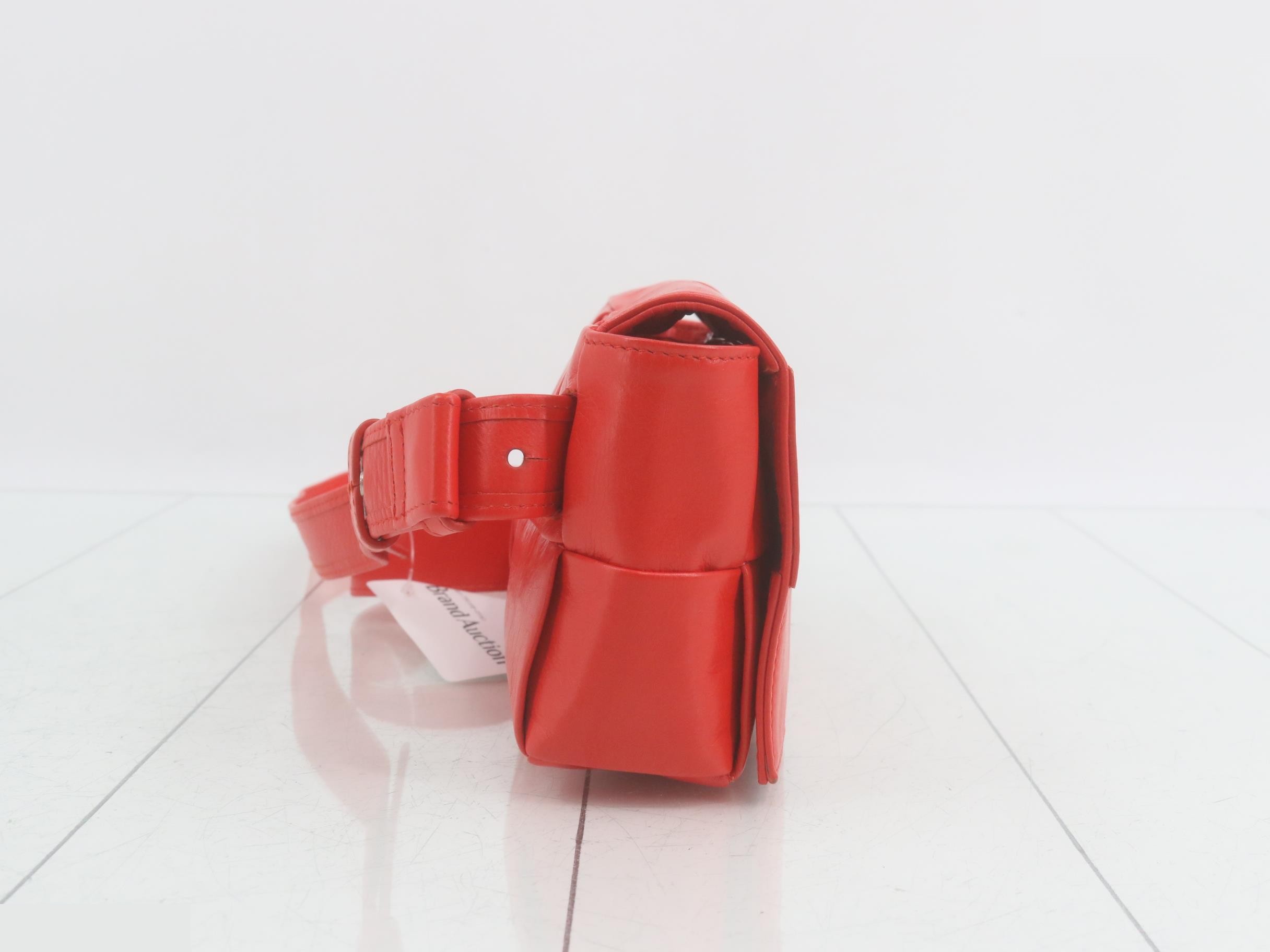 Maxi Intrecciato Cassette Belt Bag Shoulder Bag — view 4