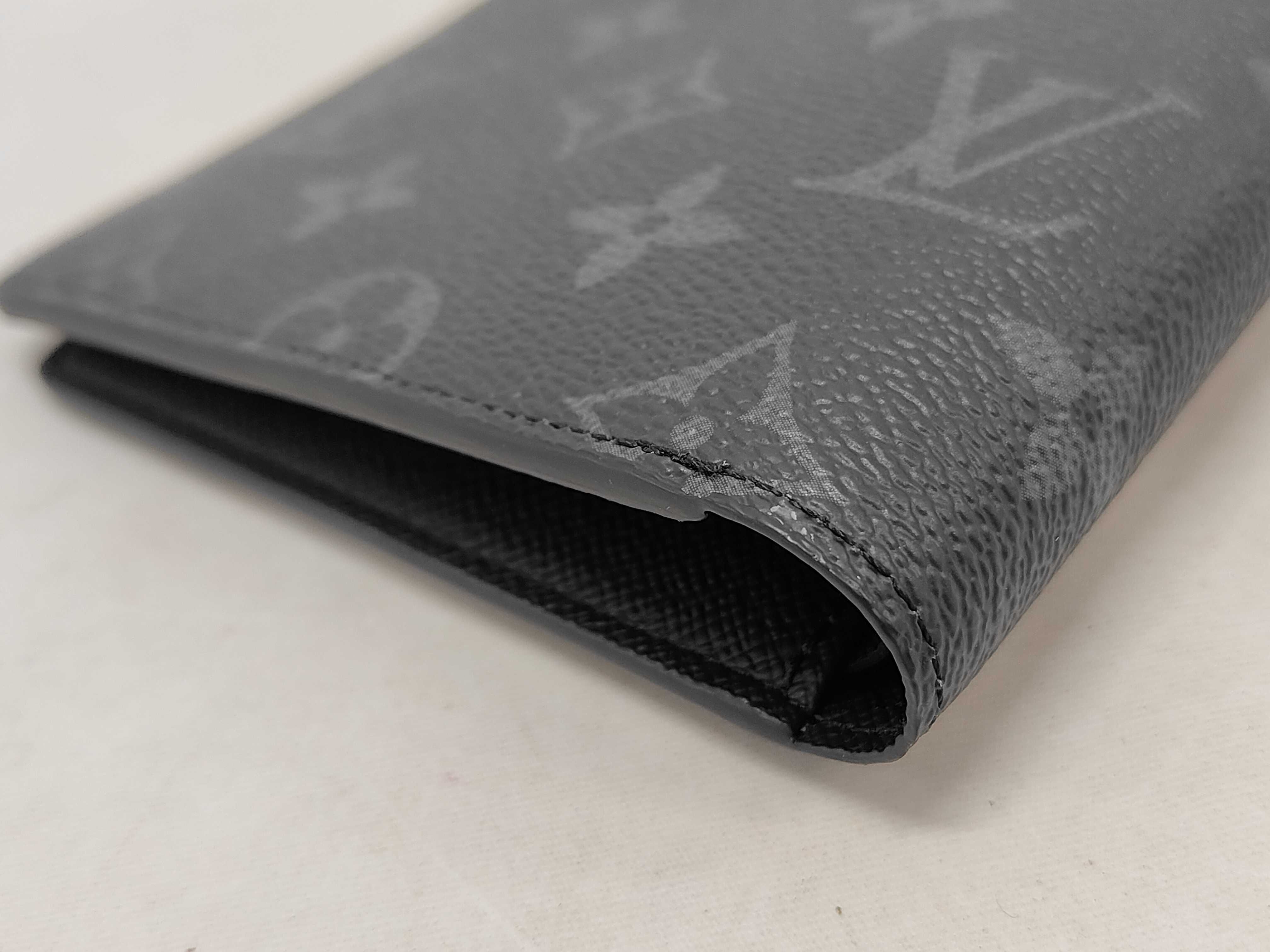 Portefeuille Multiple Monogram Shadow Leather Wallet — view 3