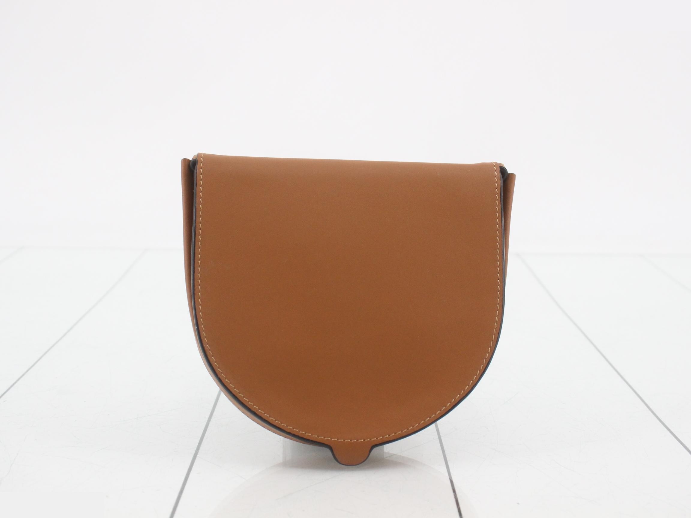 Shoulder bag, heel pouch, brown leather — view 2