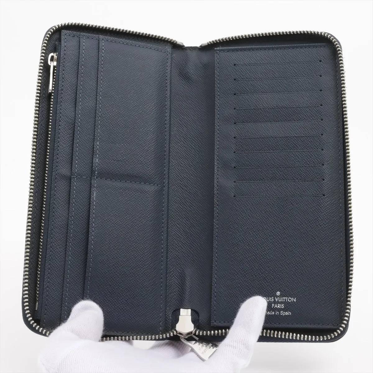 Vuitton Taiga Zippy Wallet Vertical M30510 Blue Marine Round Zip Wallet — view 3